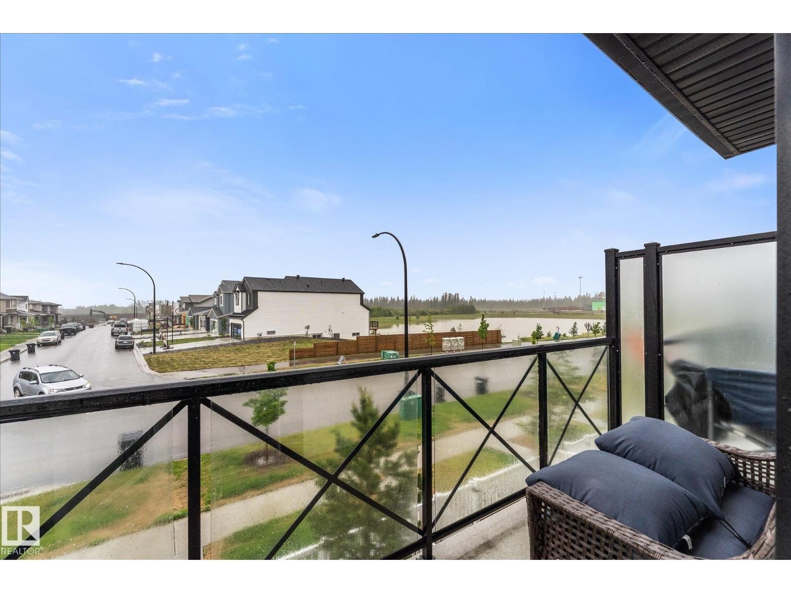1275 MCLEOD AV - 21