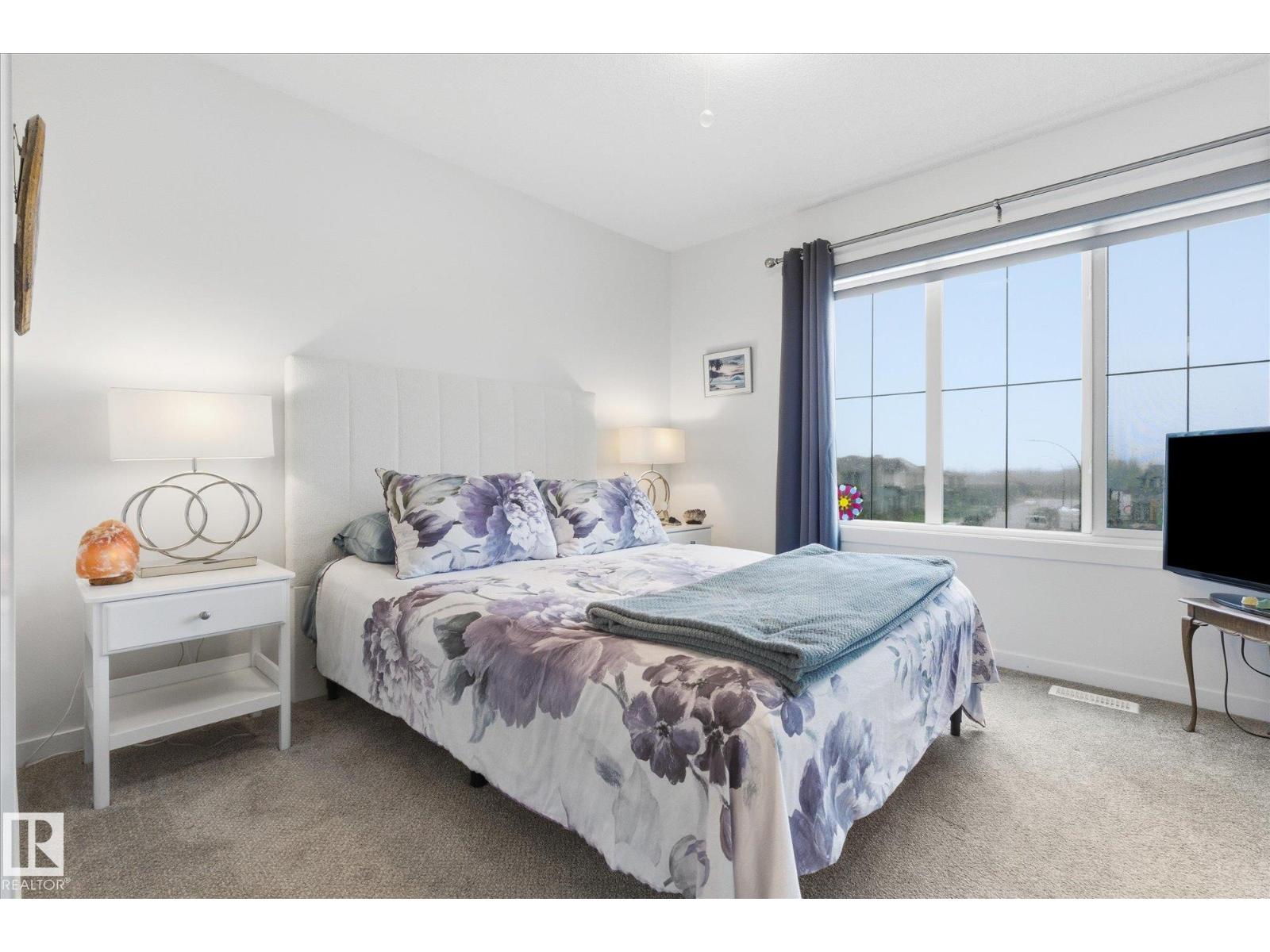 1275 MCLEOD AV - 24