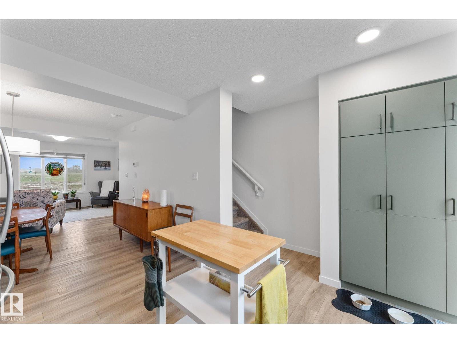 1275 MCLEOD AV - 20