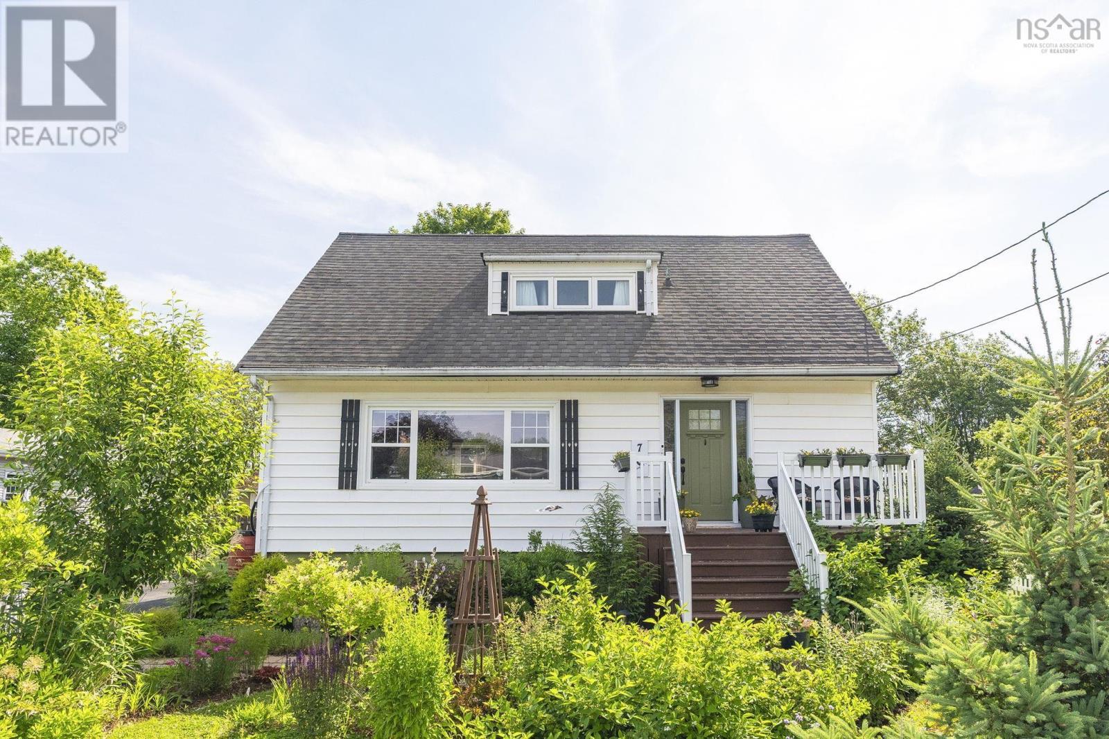 7 Edmond Drive - 1