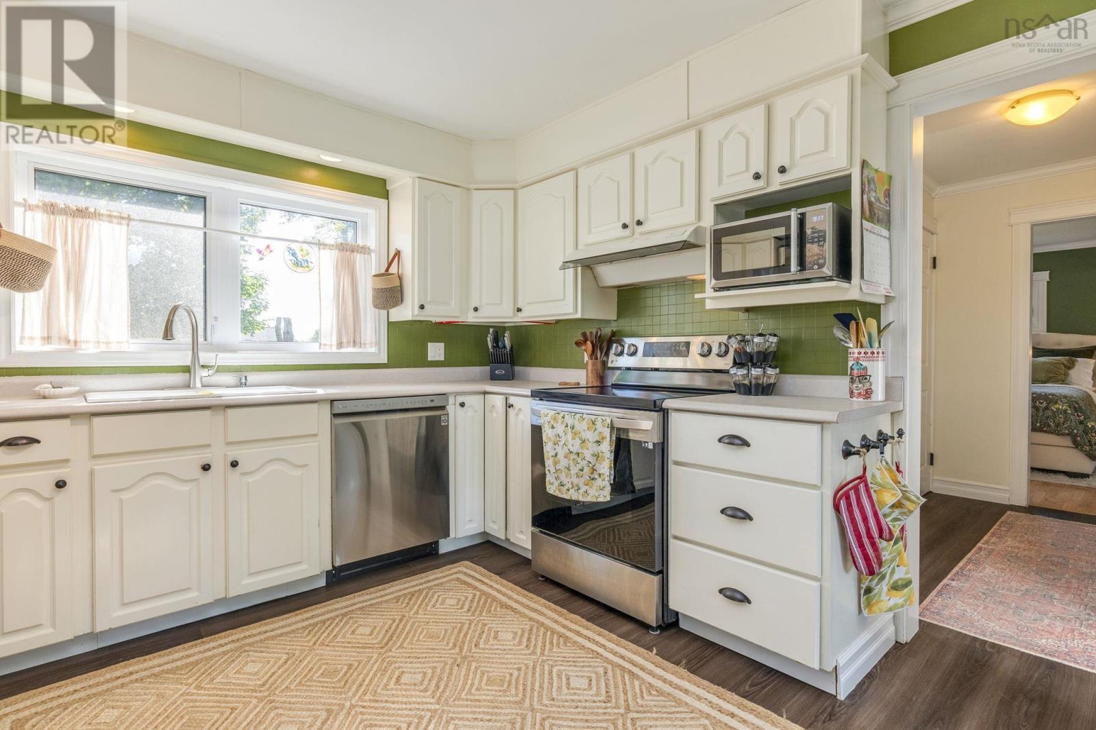 7 Edmond Drive - 8