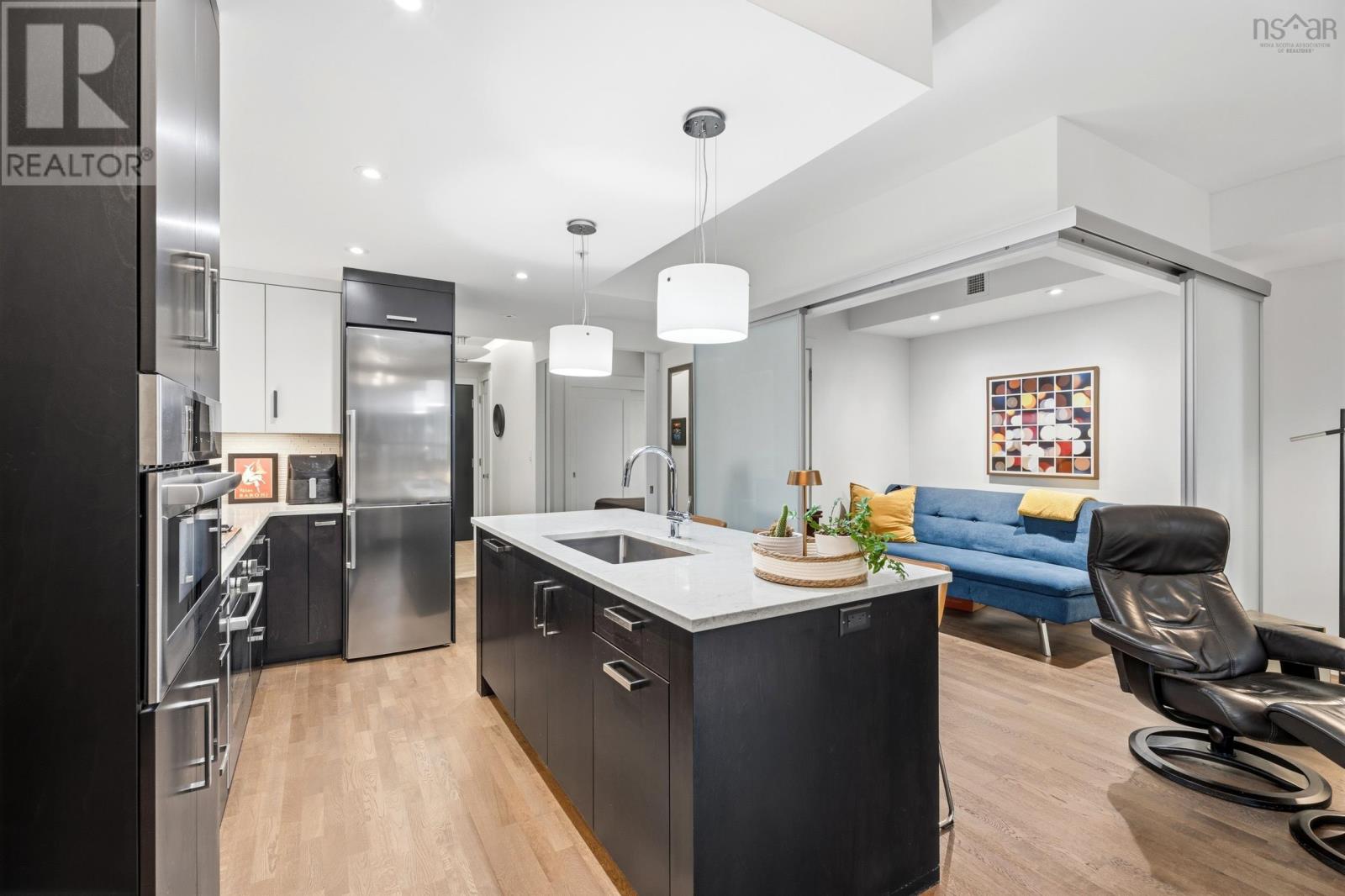 #401 1585 South Park Street - 10
