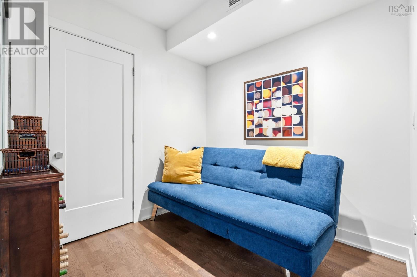#401 1585 South Park Street - 15