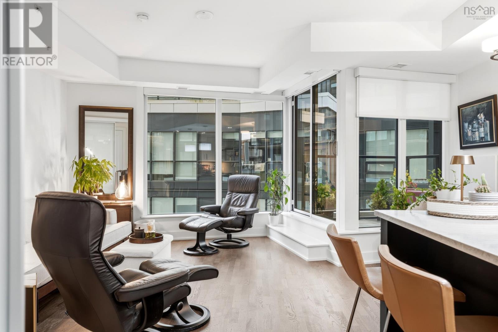 #401 1585 South Park Street - 3