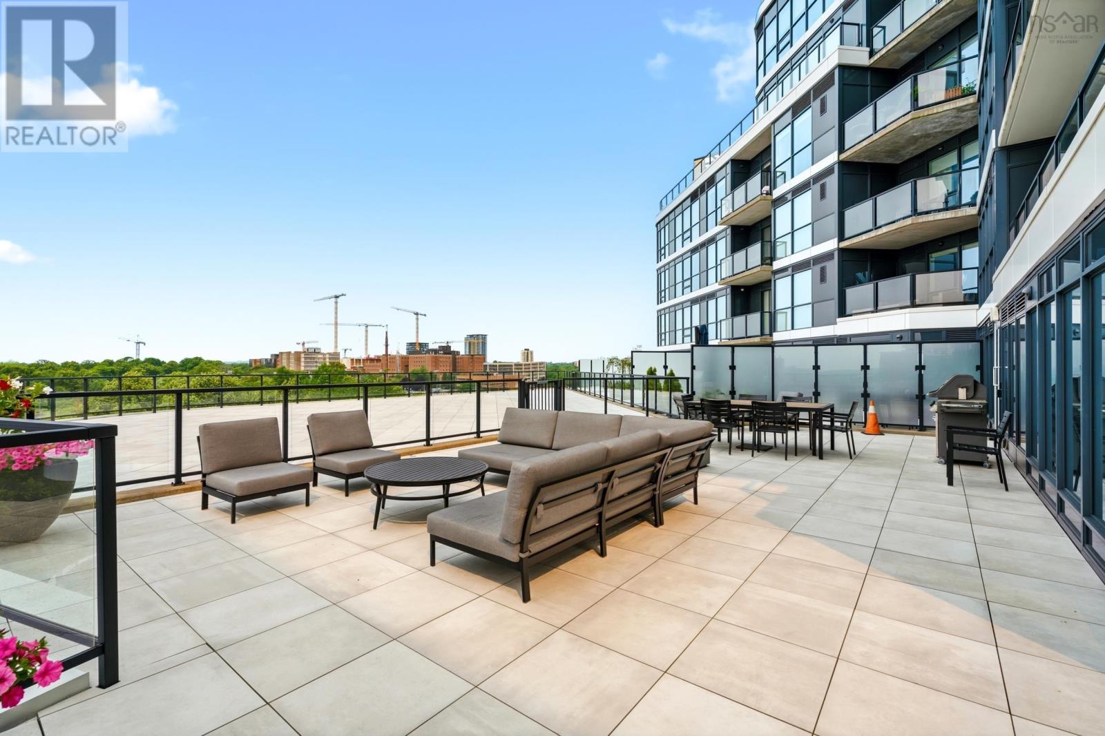 #401 1585 South Park Street - 25