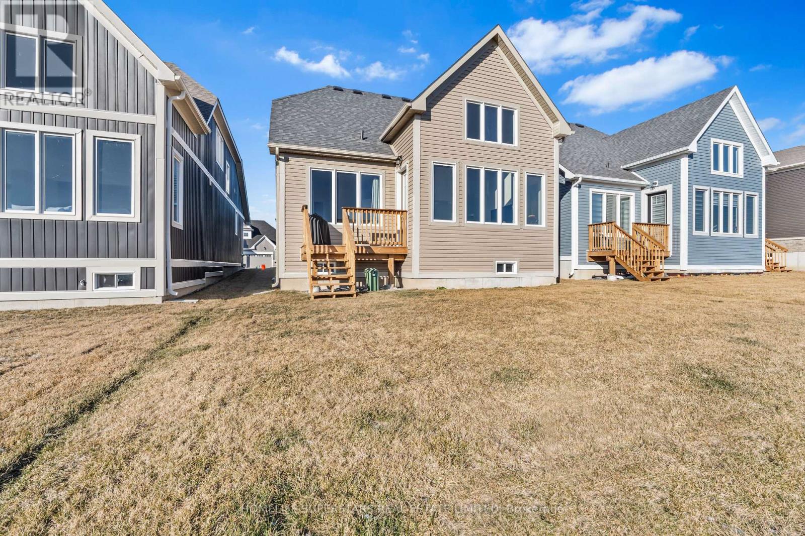 18 OAKMONT DRIVE - 27