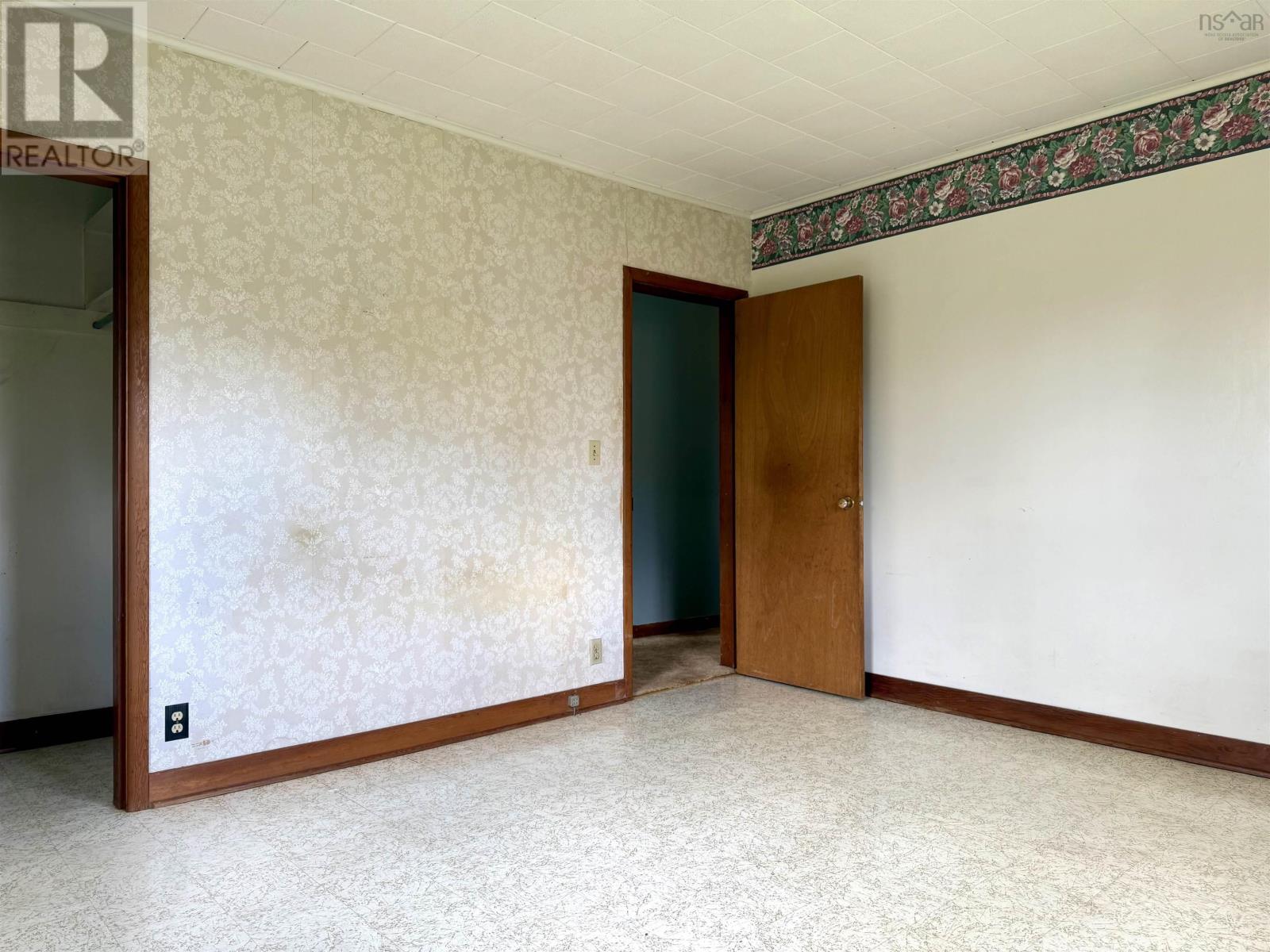 897 6 Highway - 34