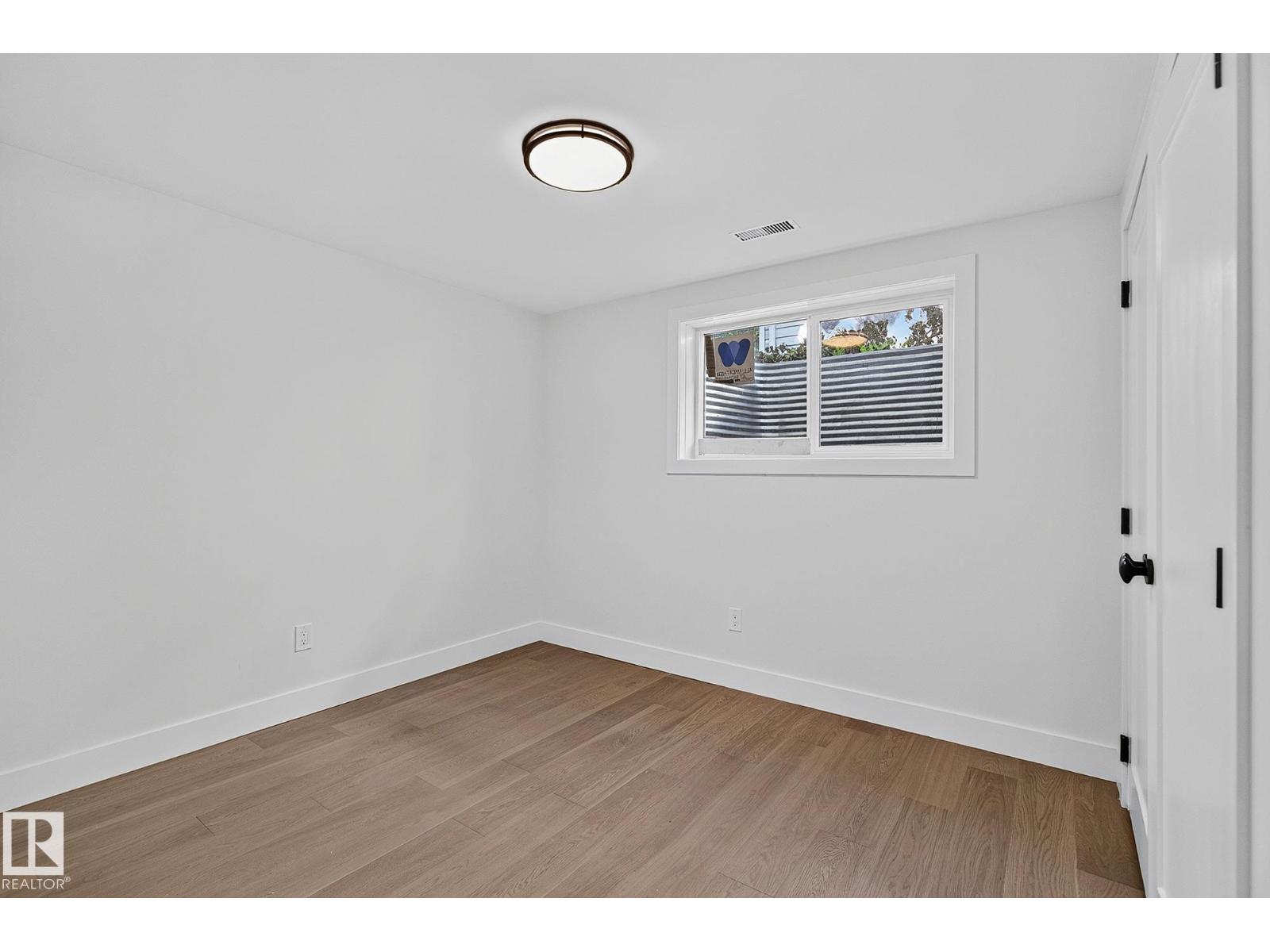 15302 78 AV NW - 32