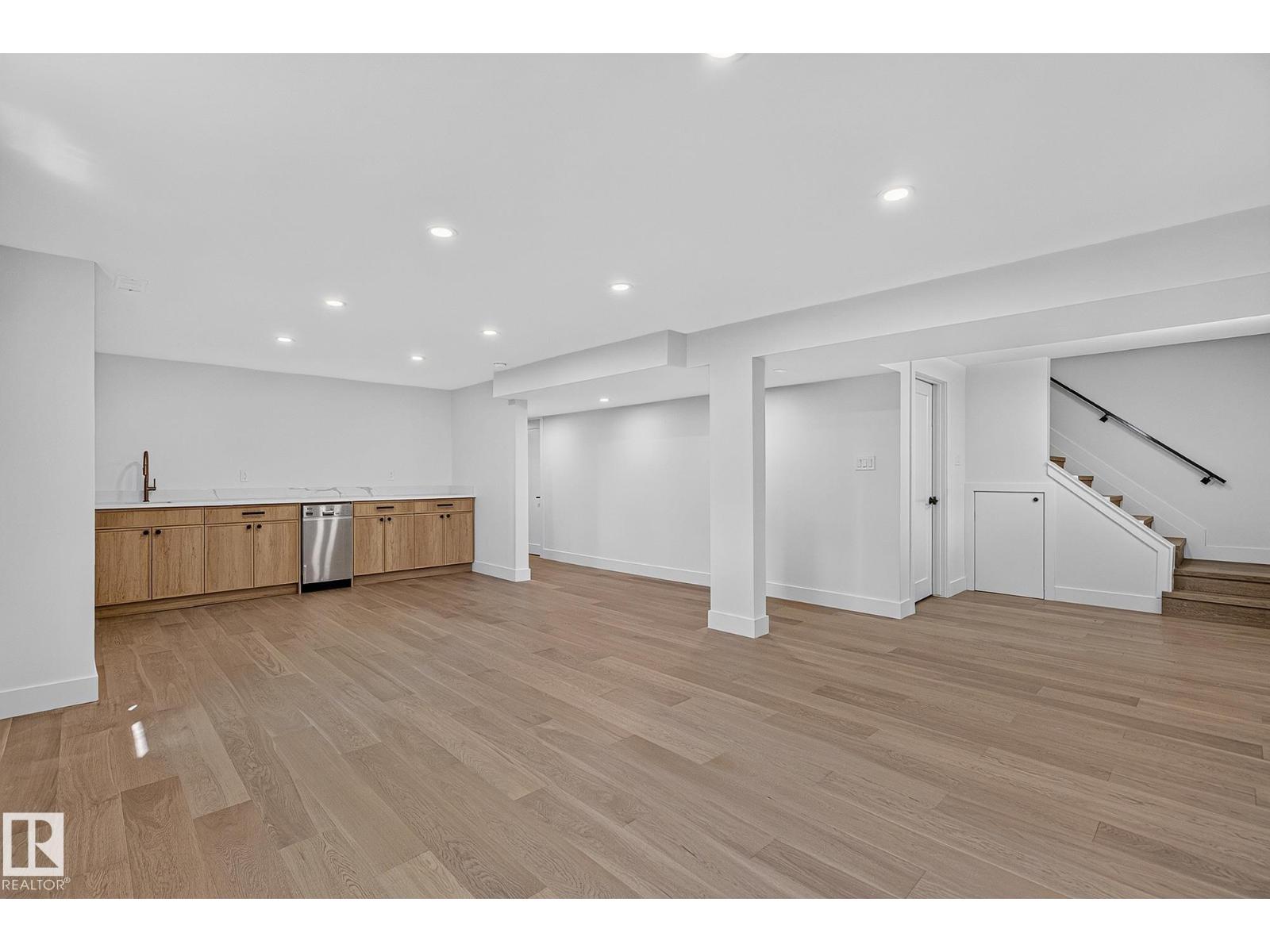 15302 78 AV NW - 27