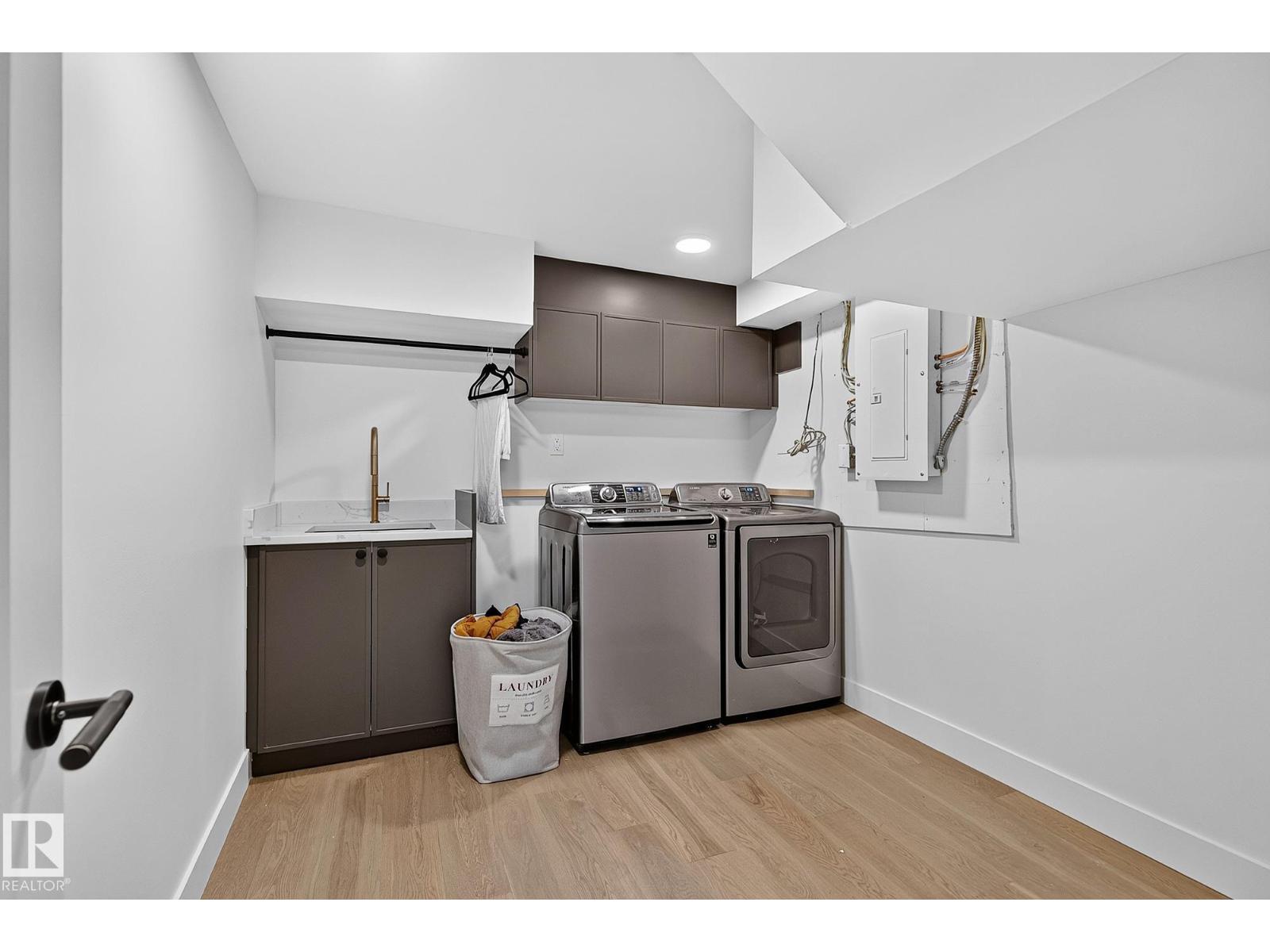 15302 78 AV NW - 33