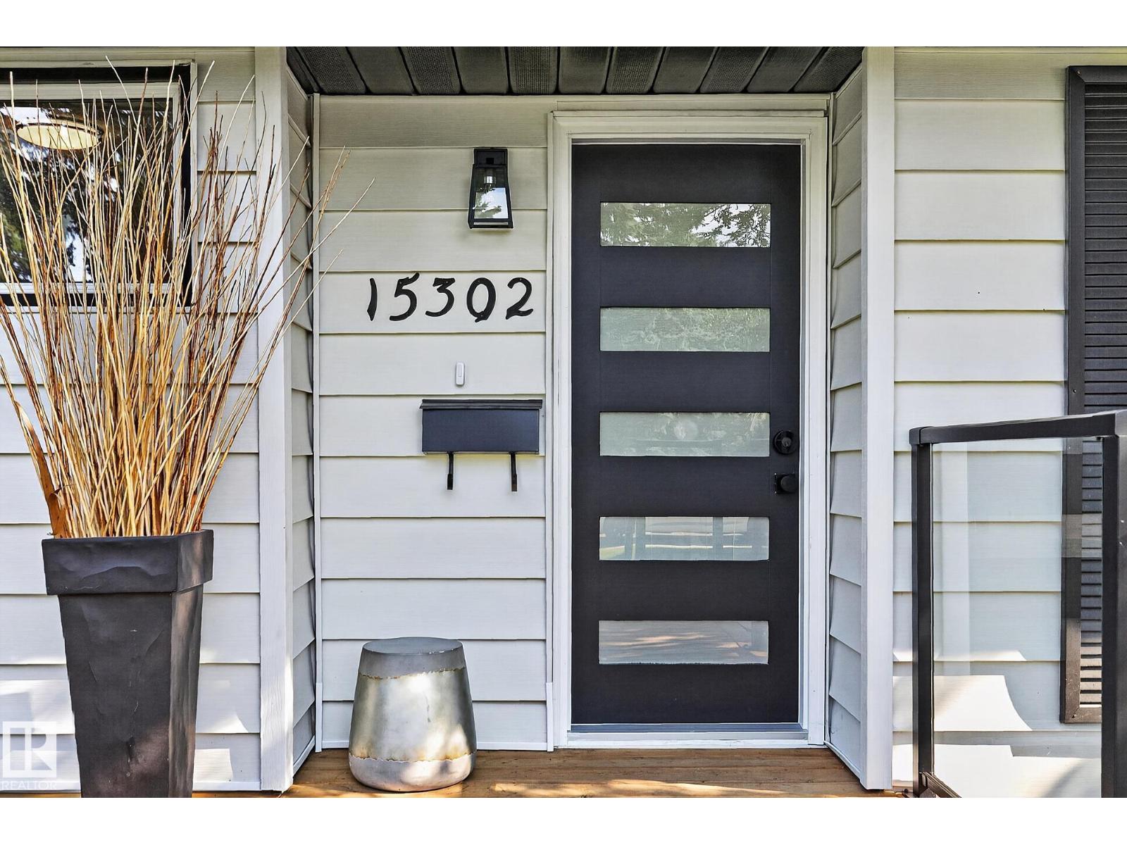 15302 78 AV NW - 40