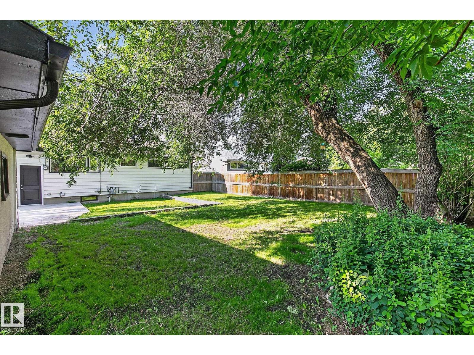 15302 78 AV NW - 38