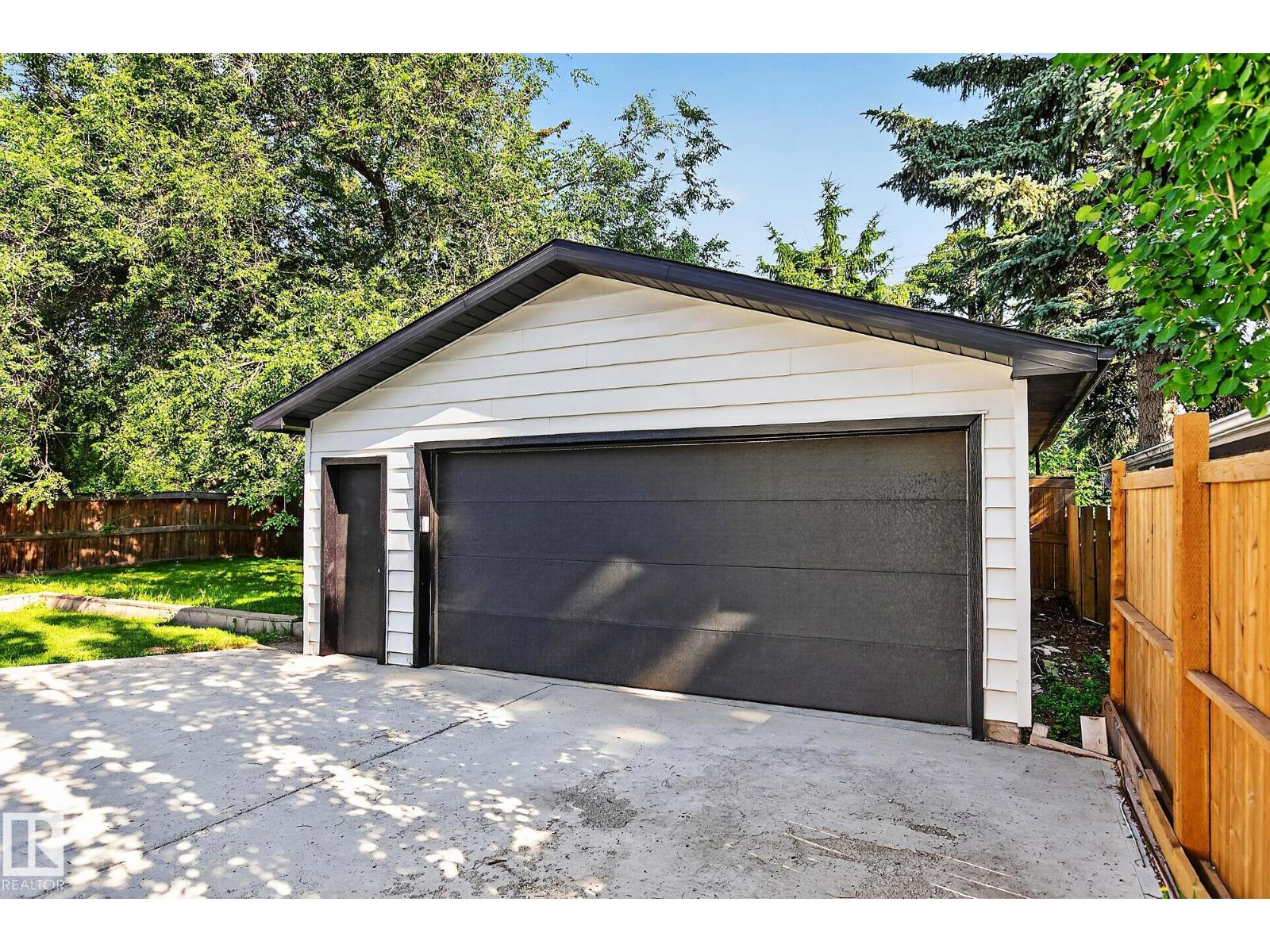 15302 78 AV NW - 34