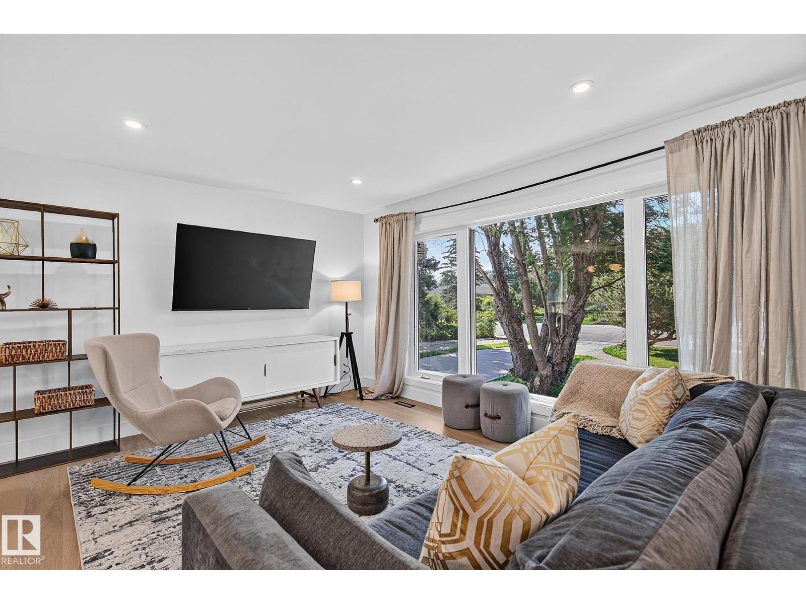 15302 78 AV NW - 4