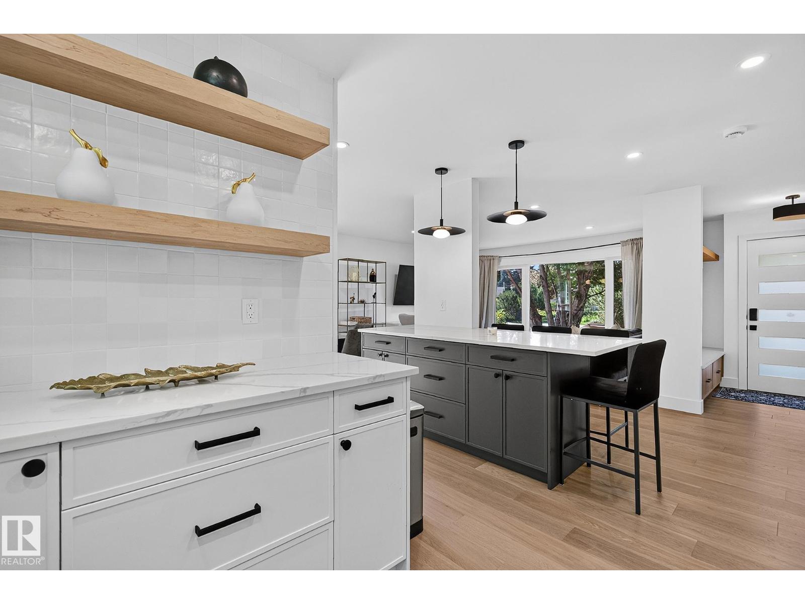 15302 78 AV NW - 11