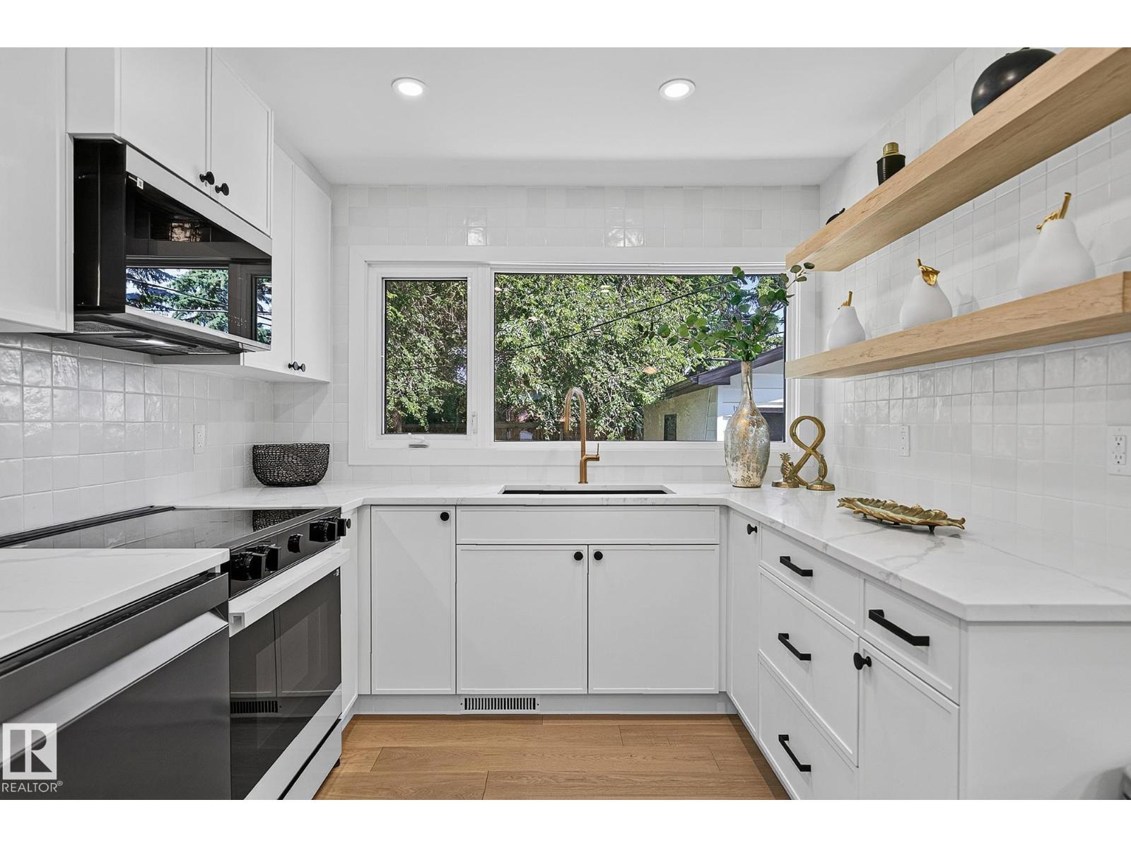 15302 78 AV NW - 8