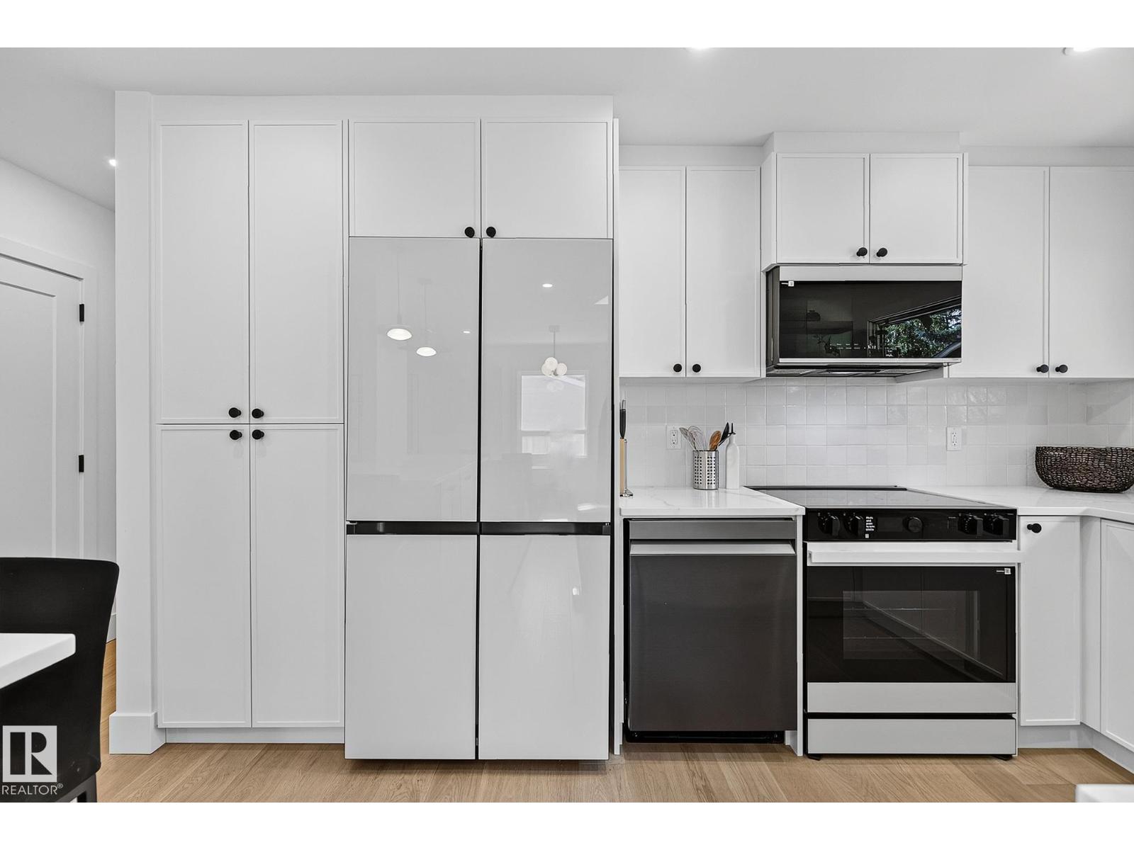 15302 78 AV NW - 9