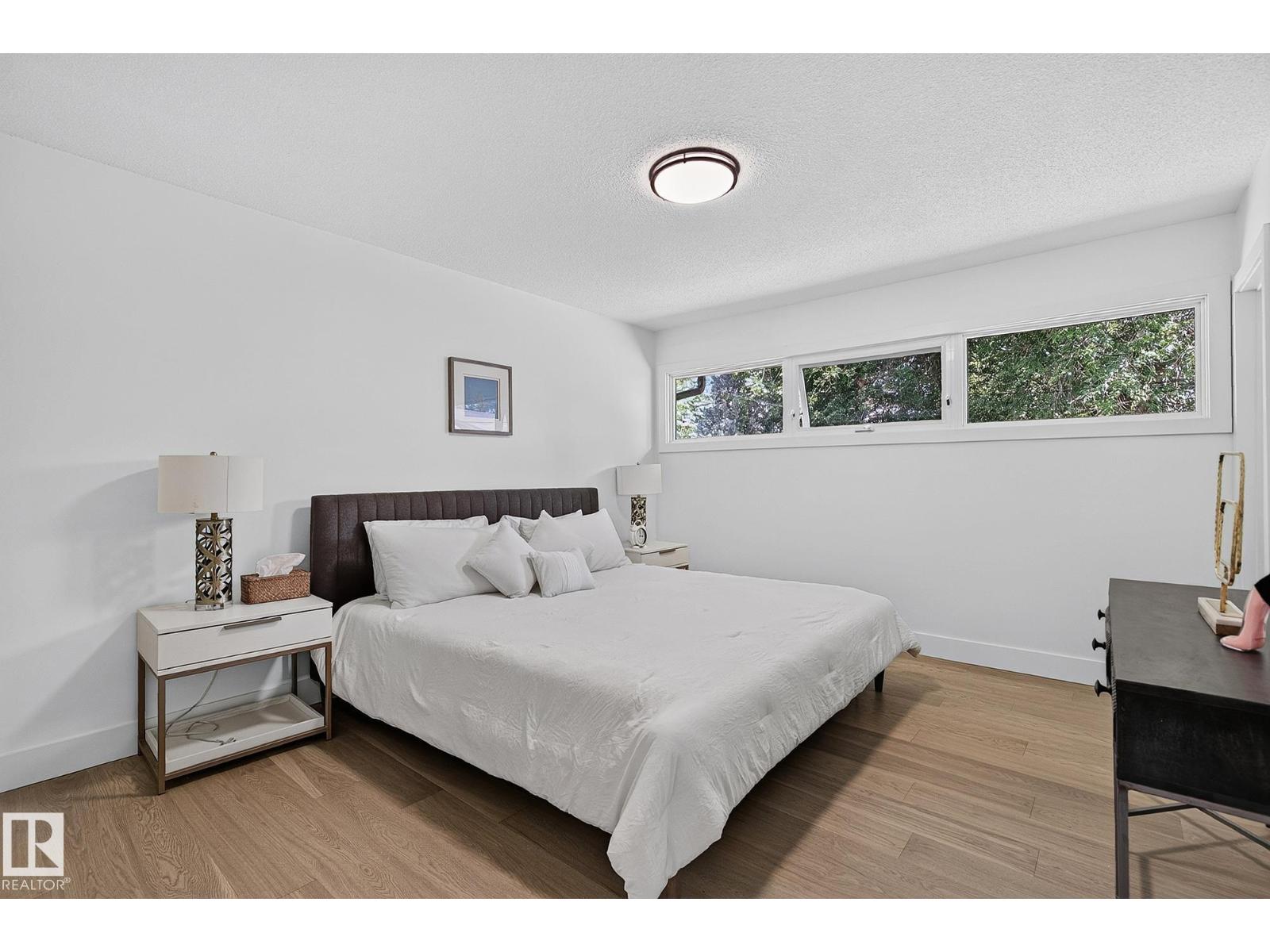 15302 78 AV NW - 21