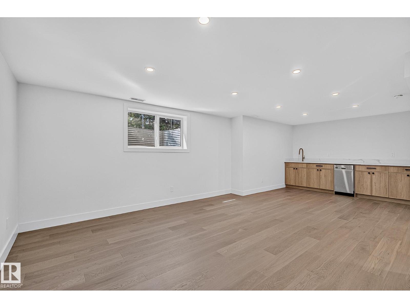 15302 78 AV NW - 25