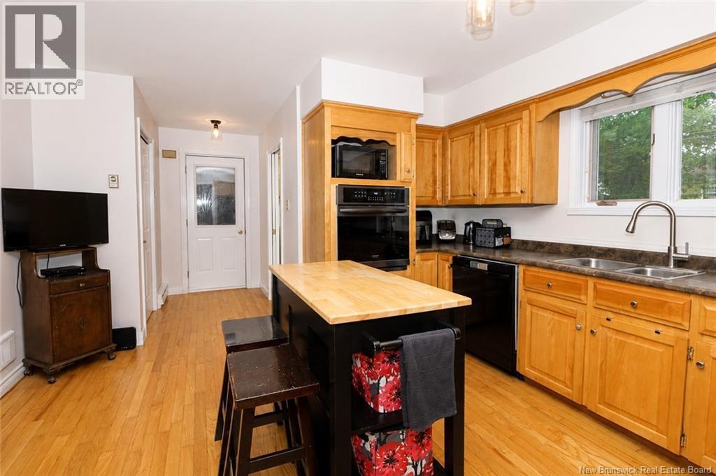 99 Oakland Ave - Image 10