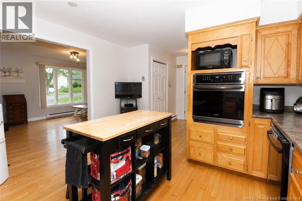 99 Oakland Ave - Image 11