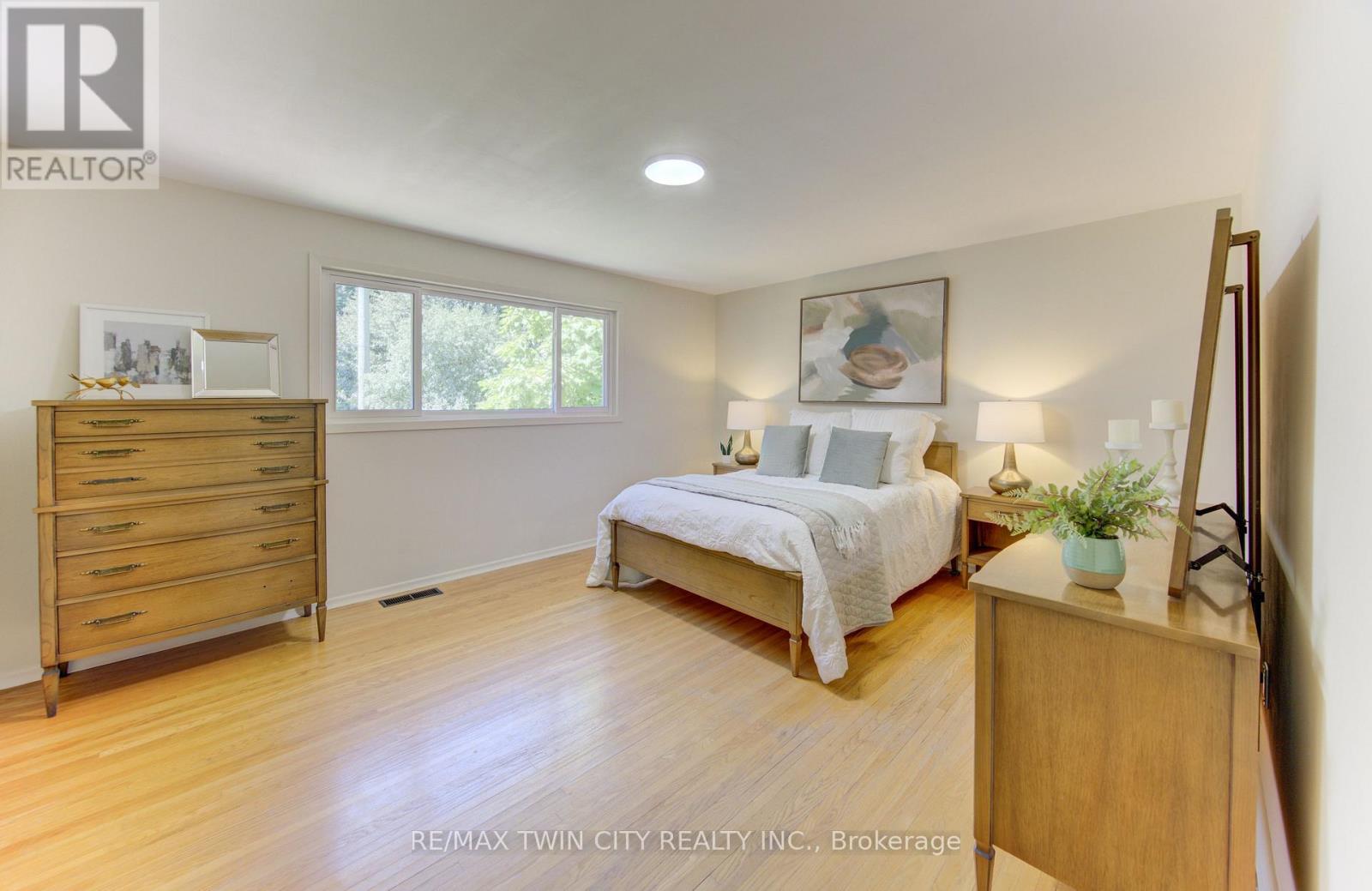 26 PENROSE AVENUE - 20
