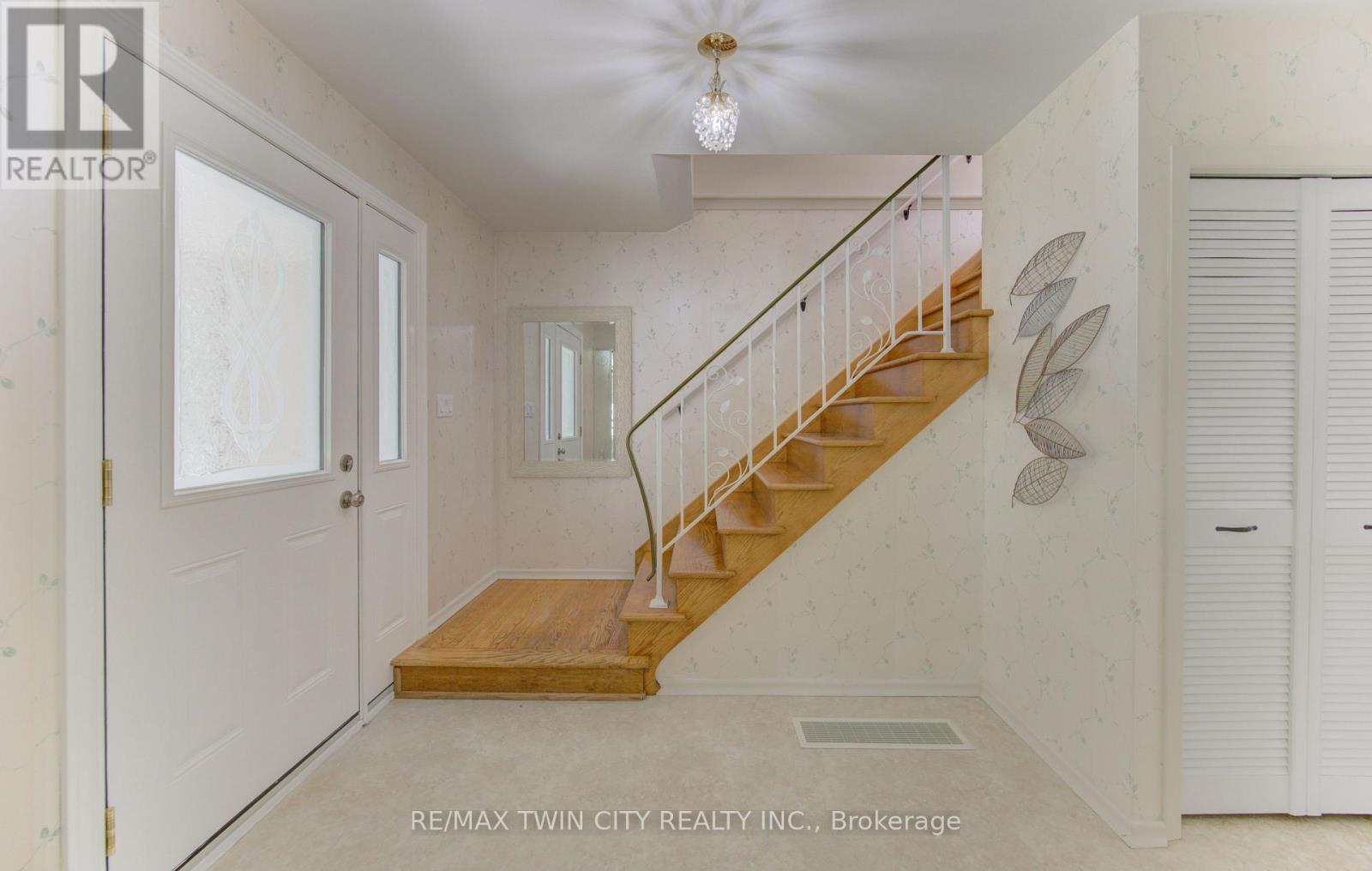 26 PENROSE AVENUE - 5