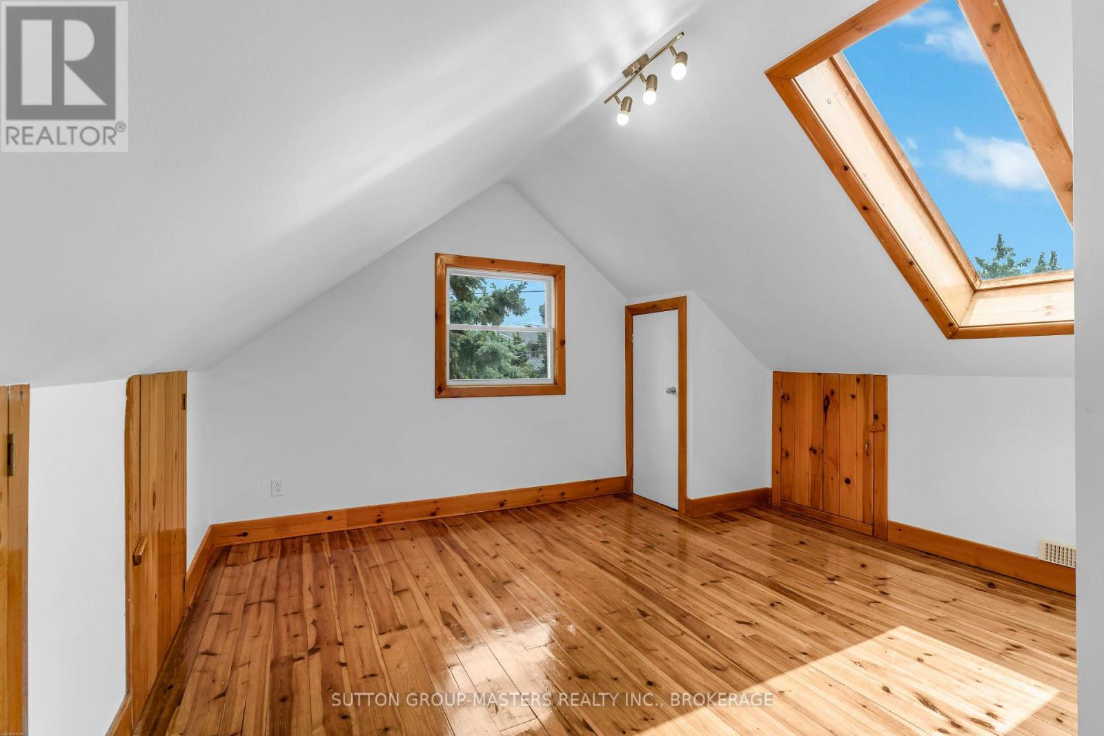 1062 MONTREAL STREET - Image 25