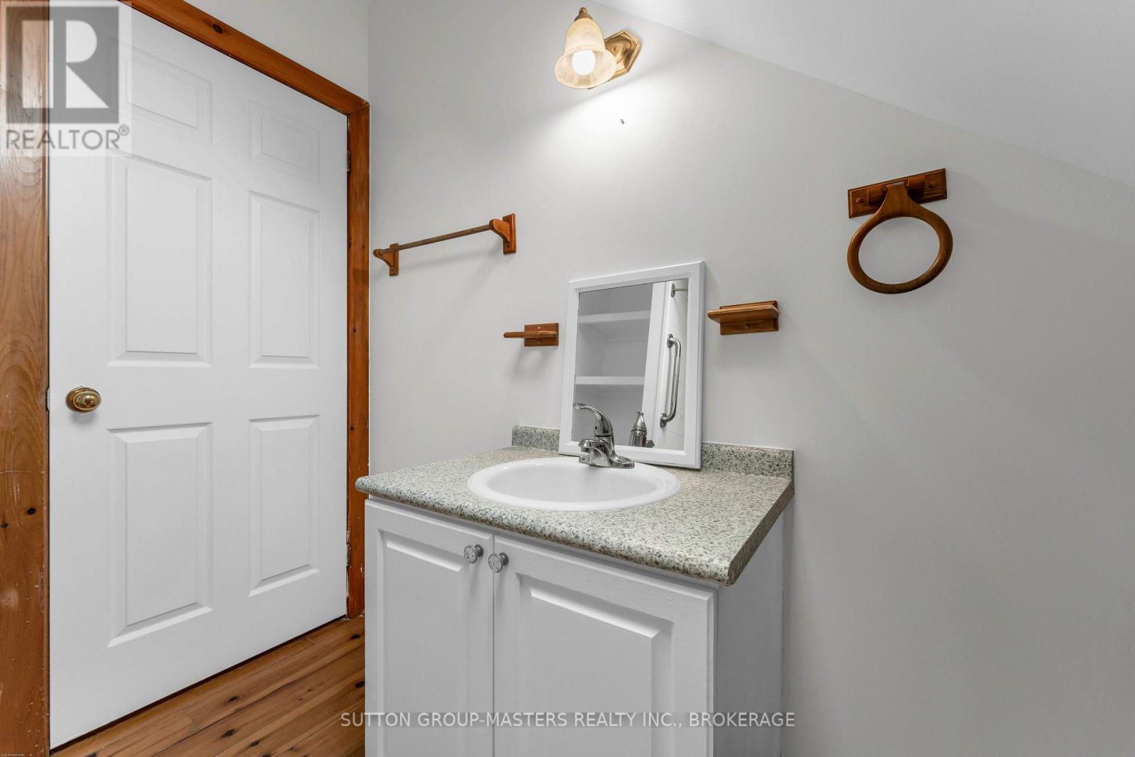 1062 MONTREAL STREET - Image 27