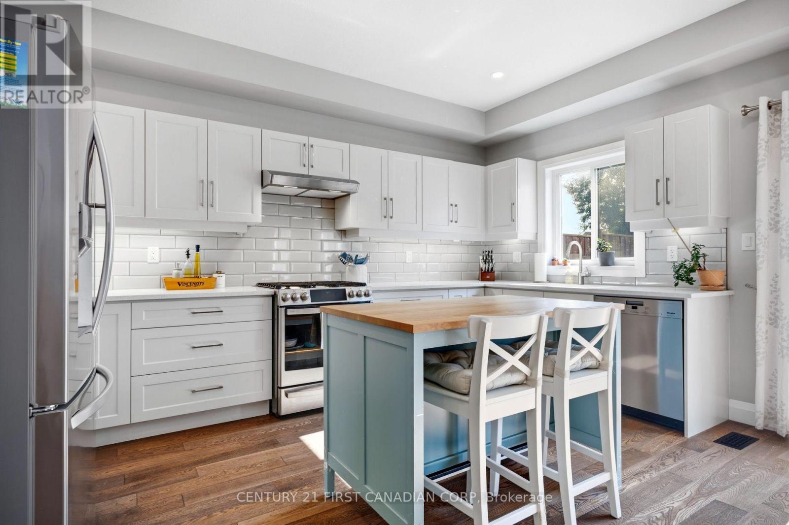 204 SNYDER AVENUE N - Image 7