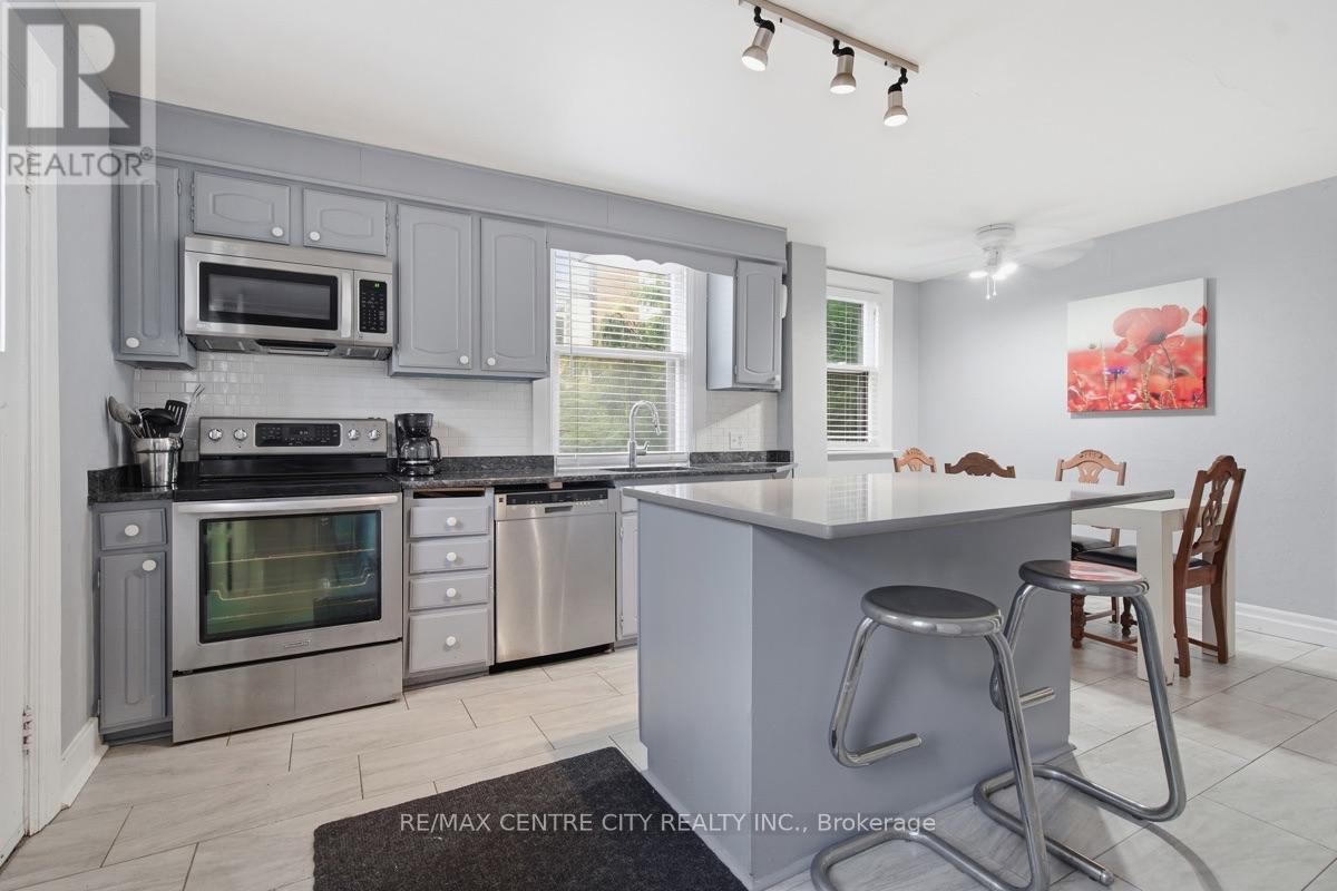927 RICHMOND STREET - 16