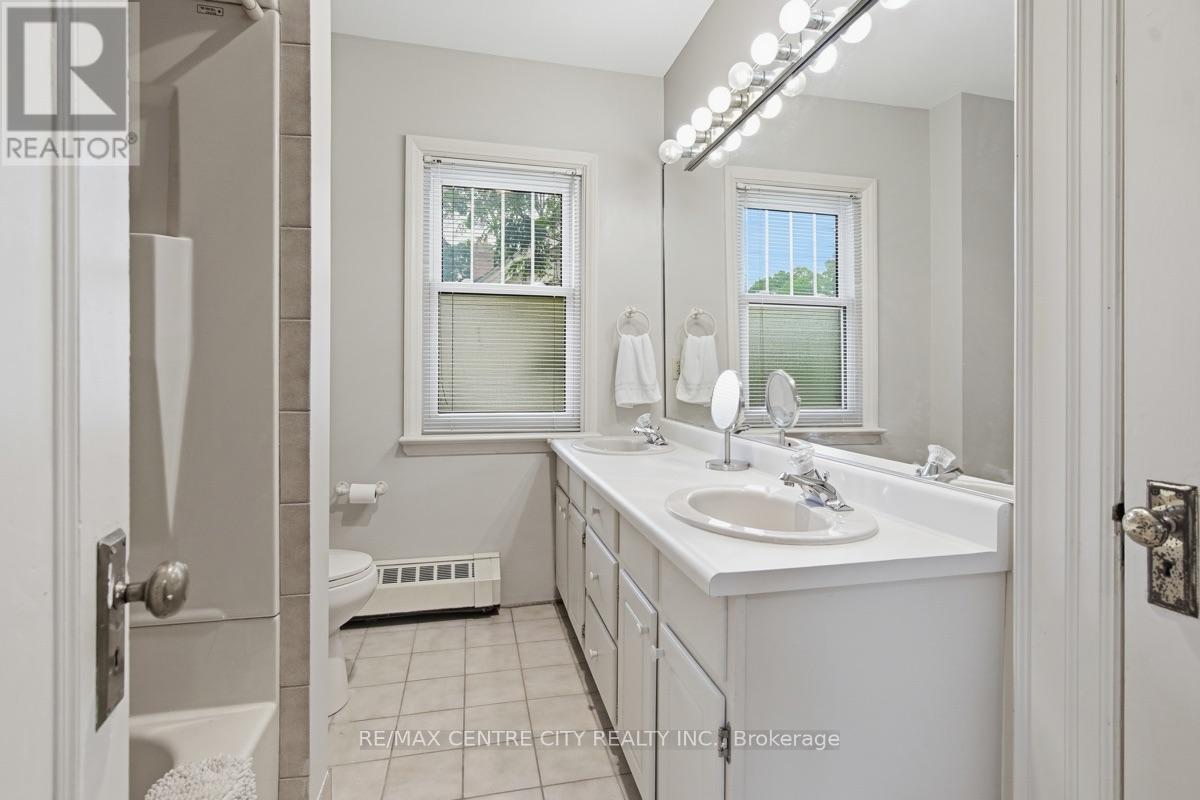 927 RICHMOND STREET - Image 25