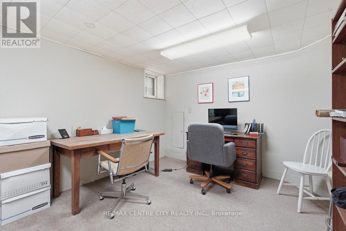 927 RICHMOND STREET - Image 36