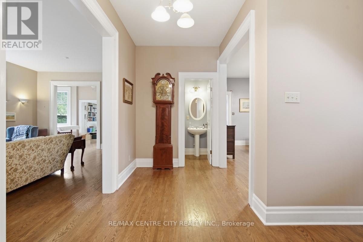 927 RICHMOND STREET - Image 4