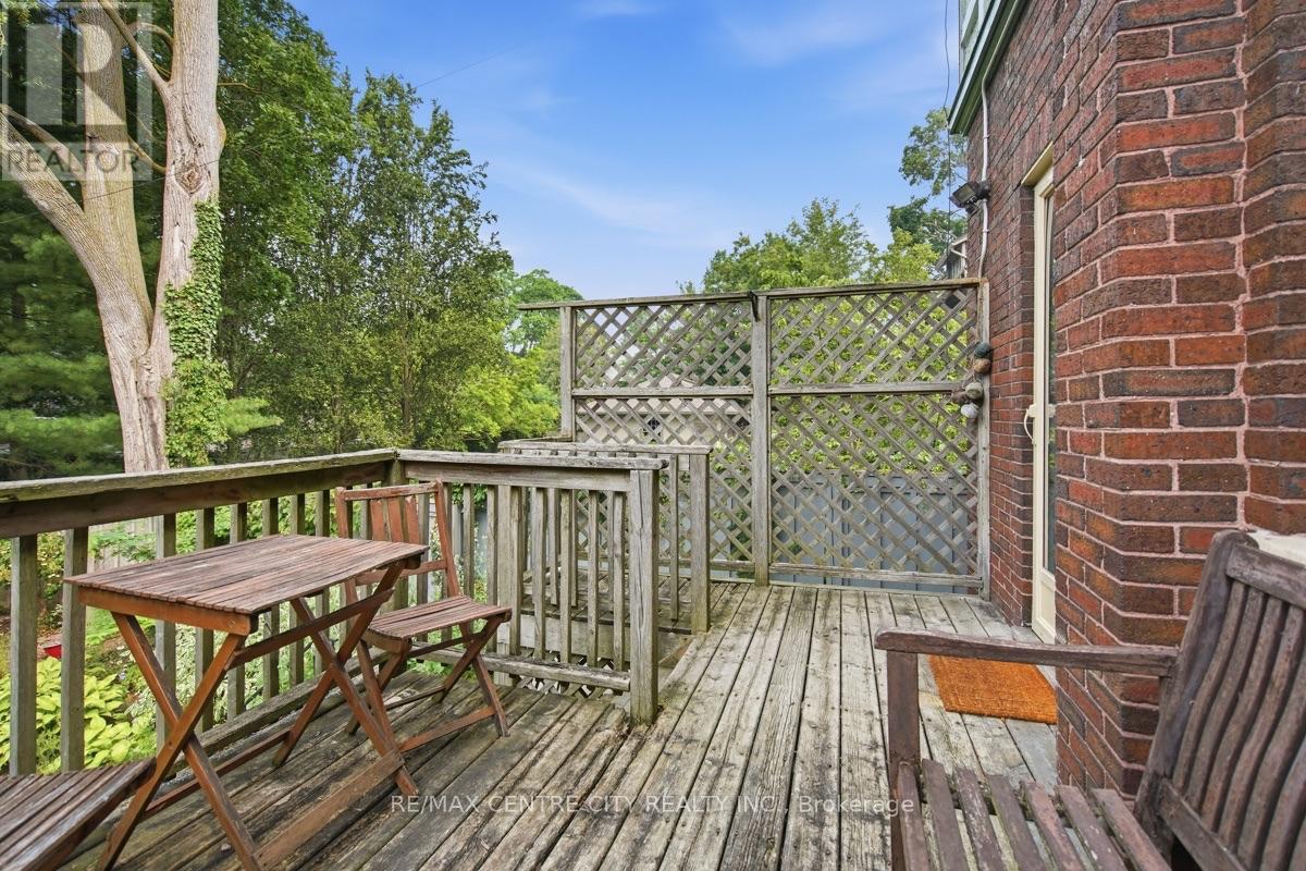 927 RICHMOND STREET - Image 44