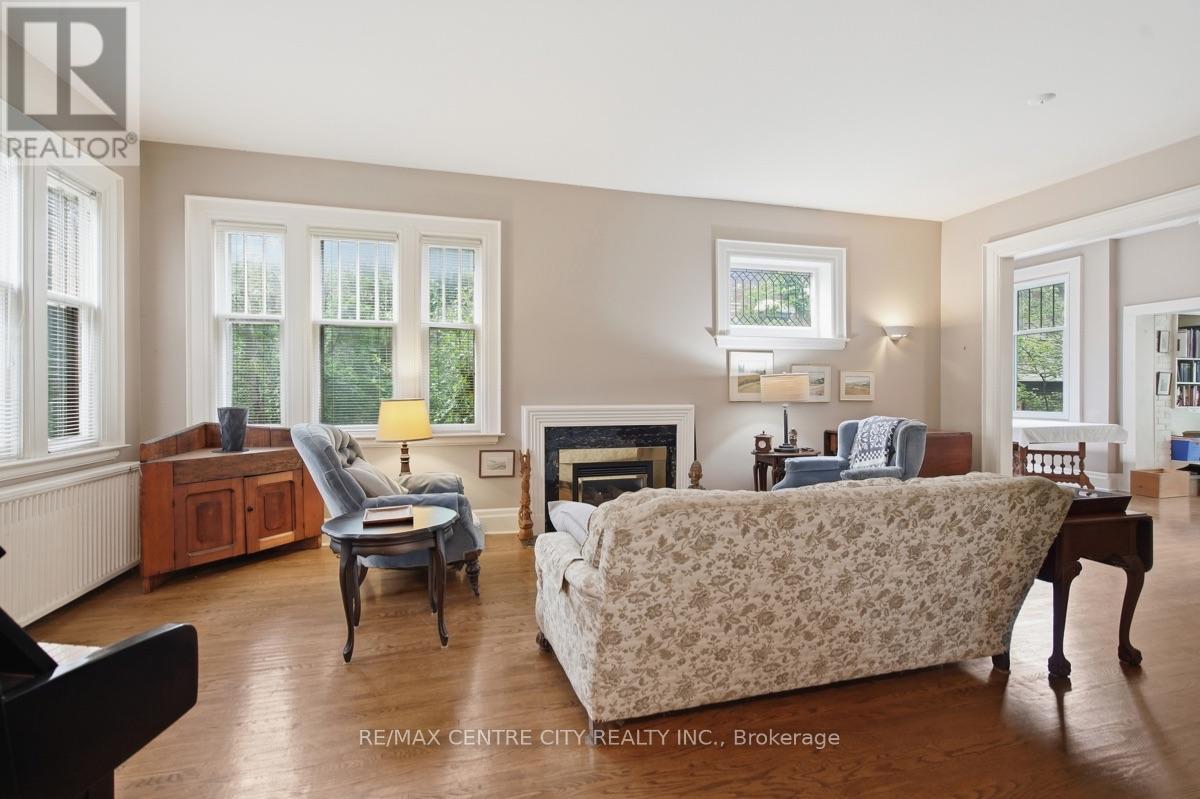 927 RICHMOND STREET - 8