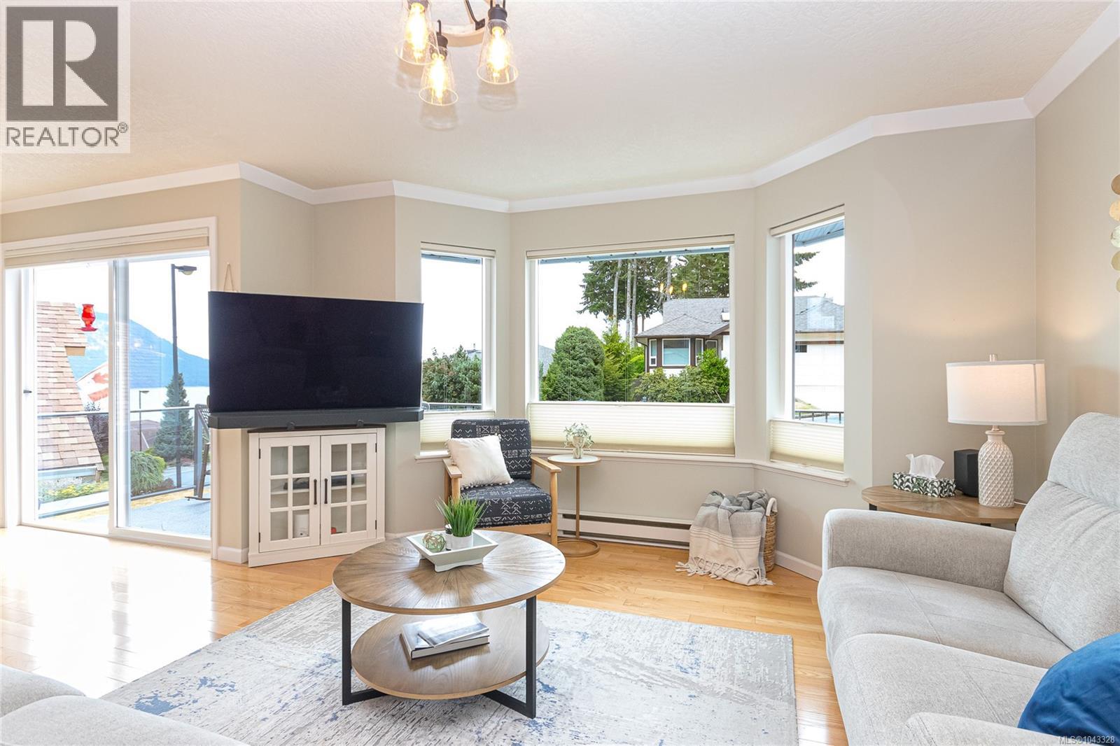 571 Marine View - 11