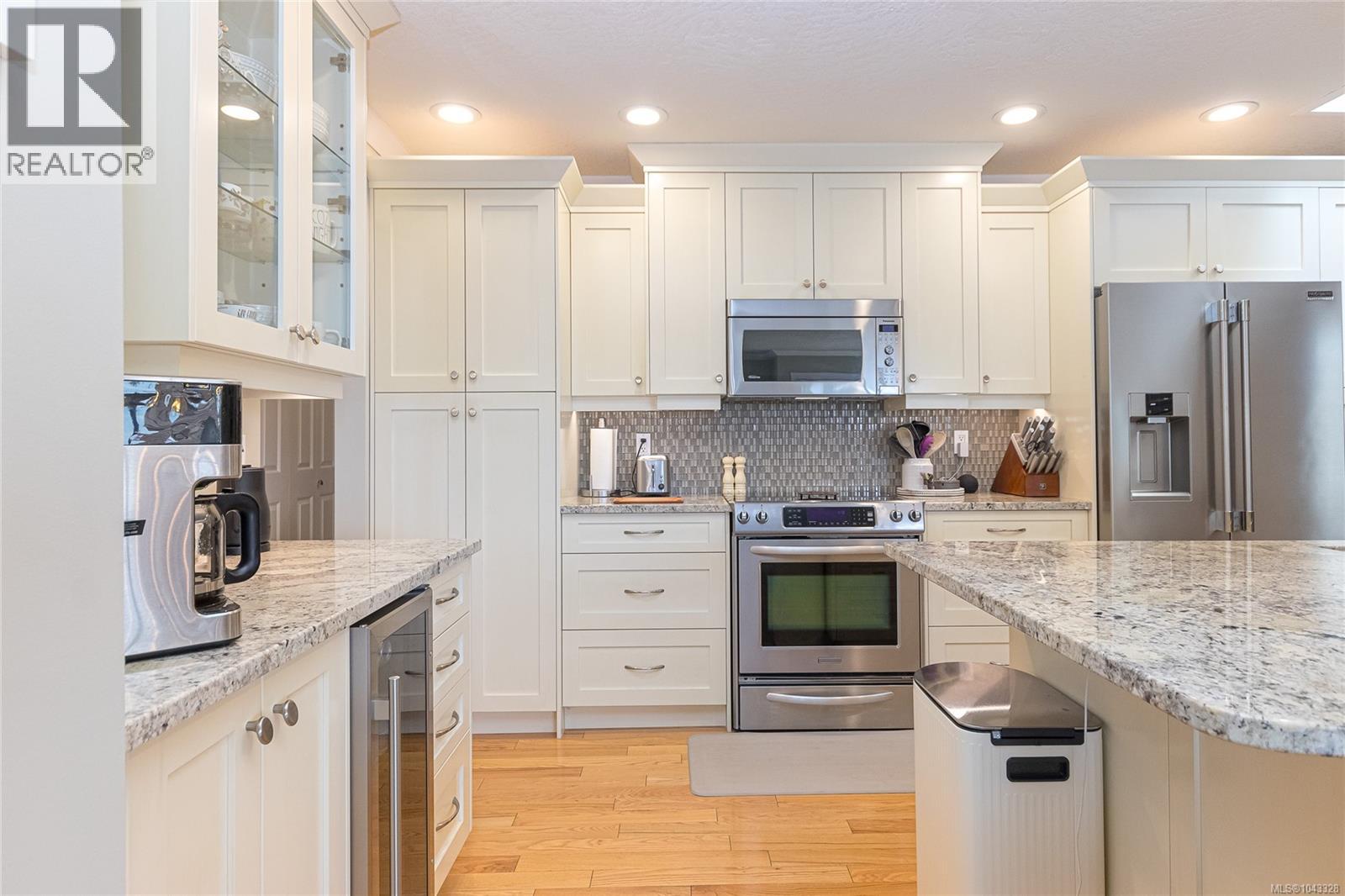 571 Marine View - 18