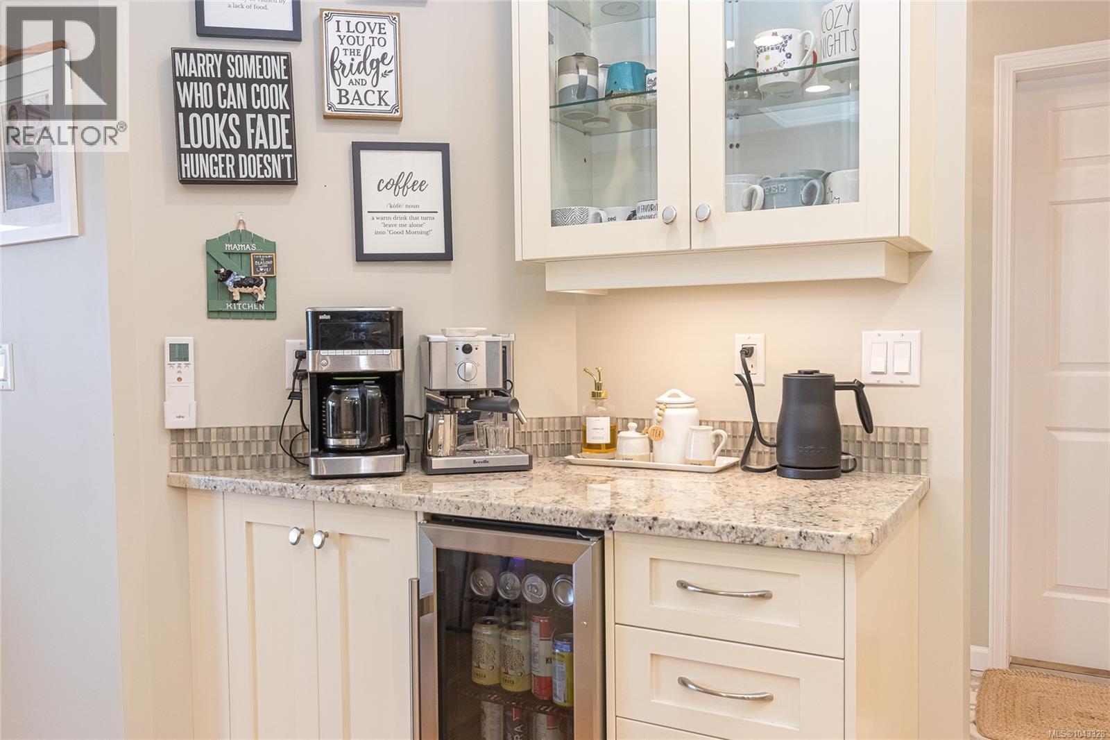 571 Marine View - 19