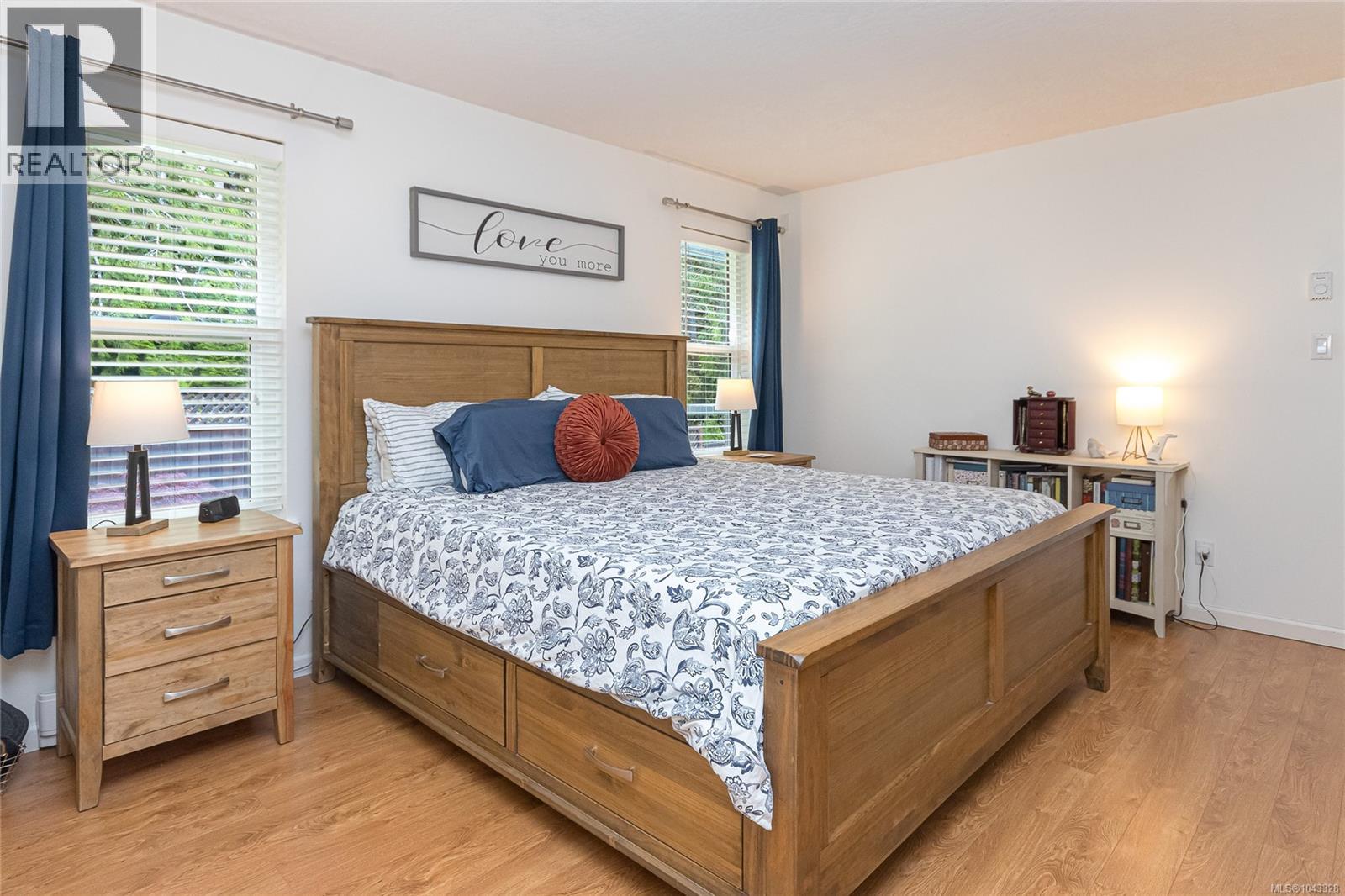 571 Marine View - 23