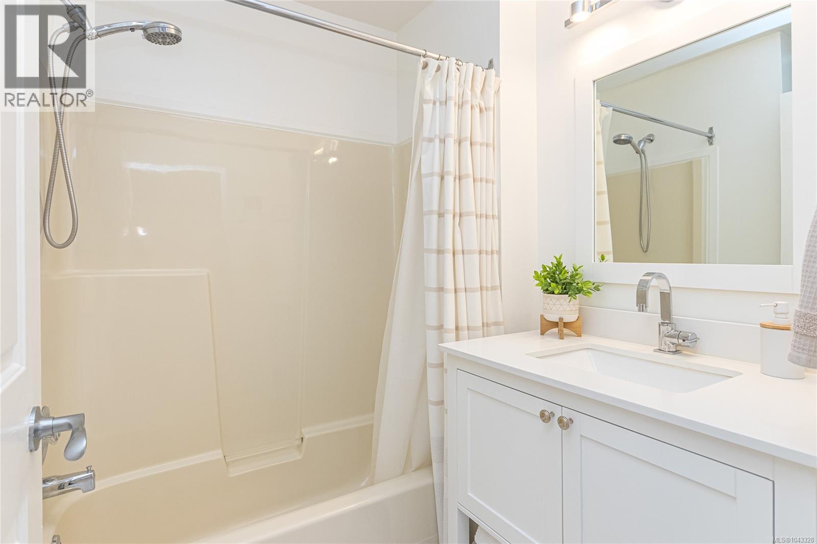 571 Marine View - 28
