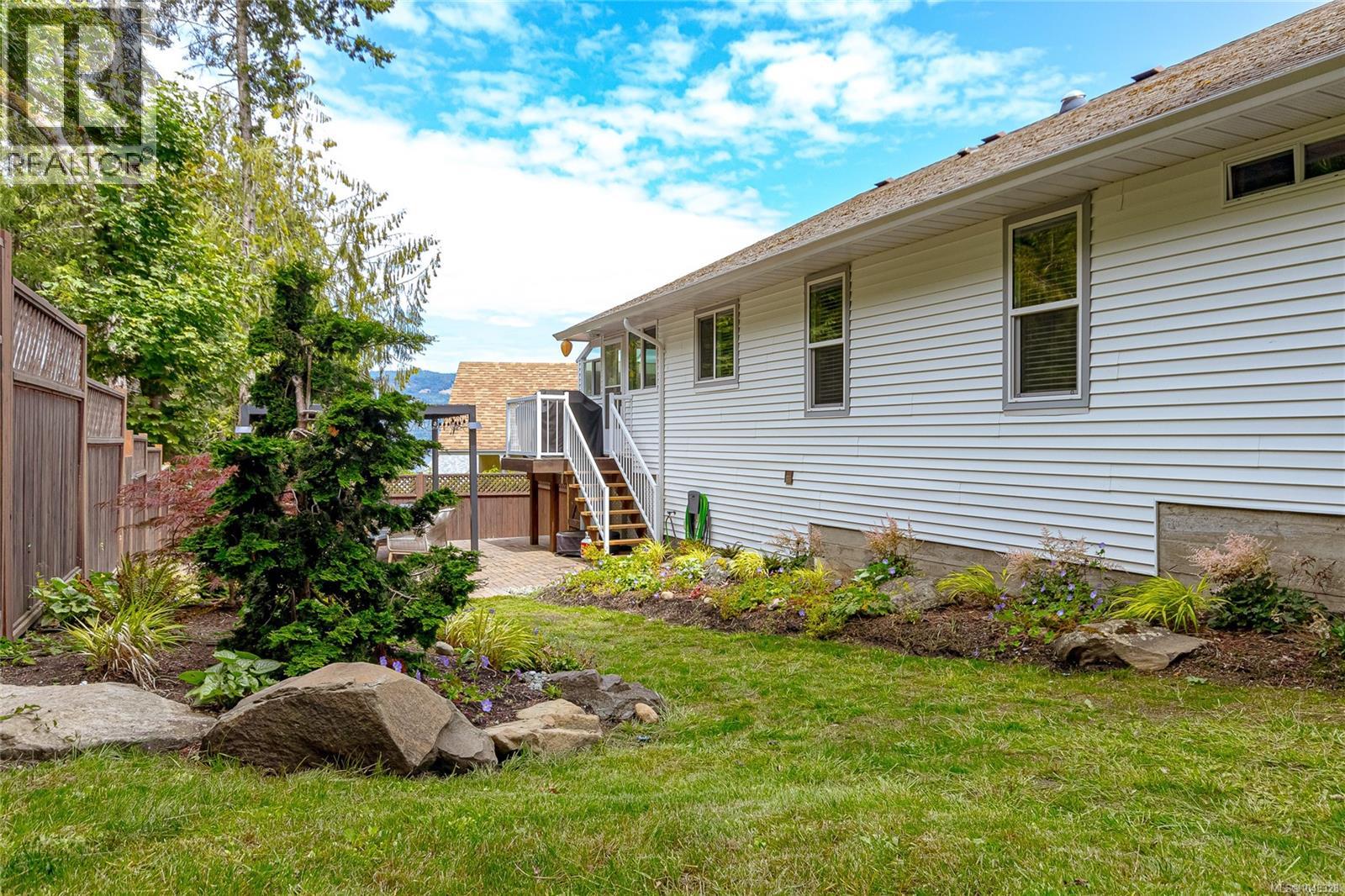 571 Marine View - 35