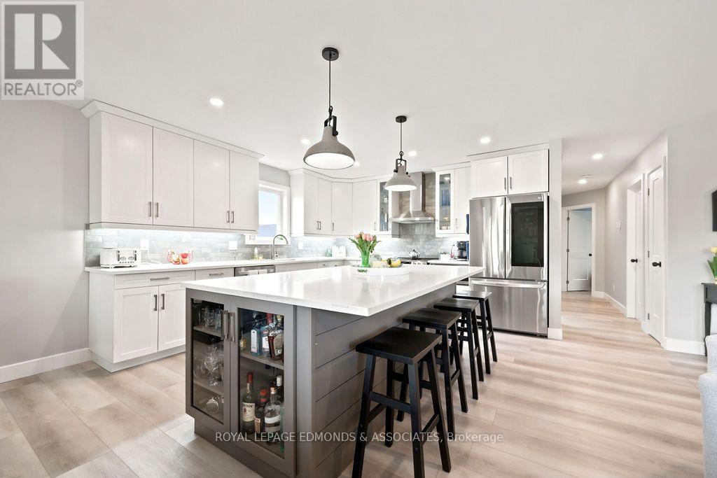 28 CAROL STREET - Image 13