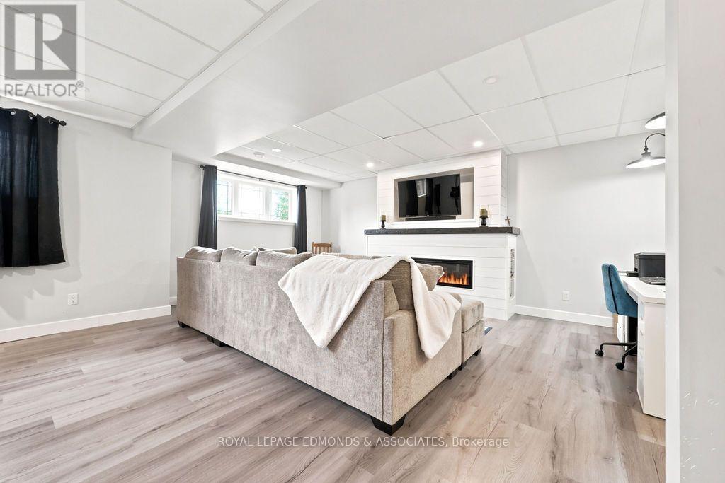 28 CAROL STREET - Image 34