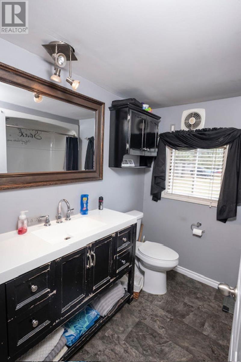2367 Rosslyn Road - 13