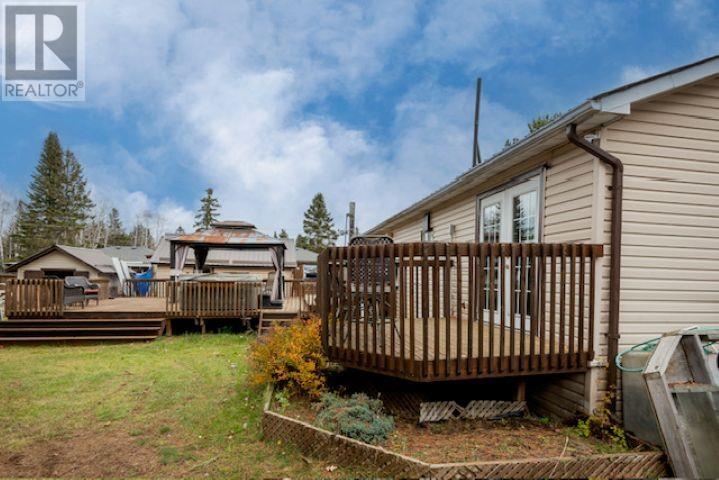 2367 Rosslyn Road - 21