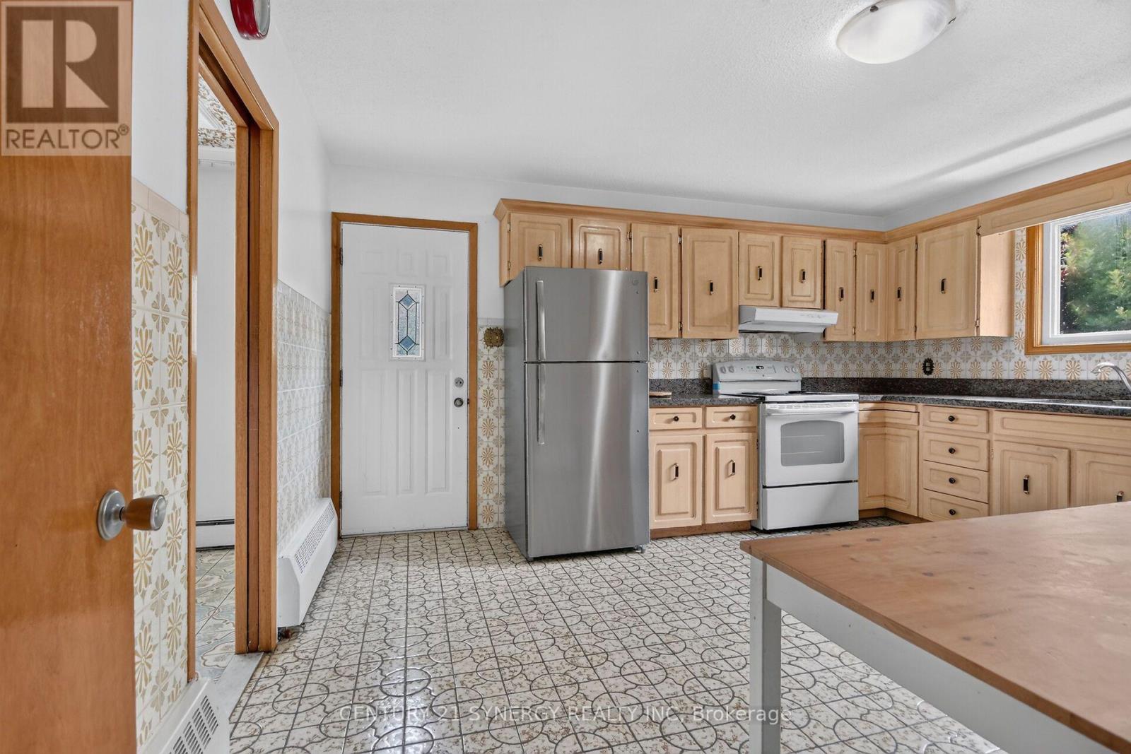 974 GREENBRIAR AVENUE - 10