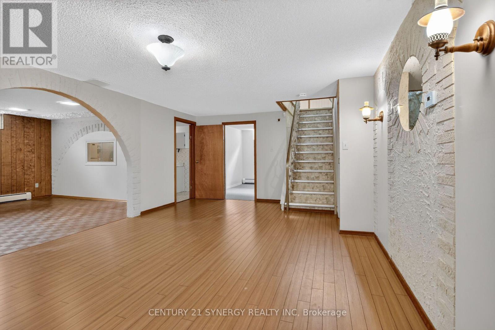 974 GREENBRIAR AVENUE - 23