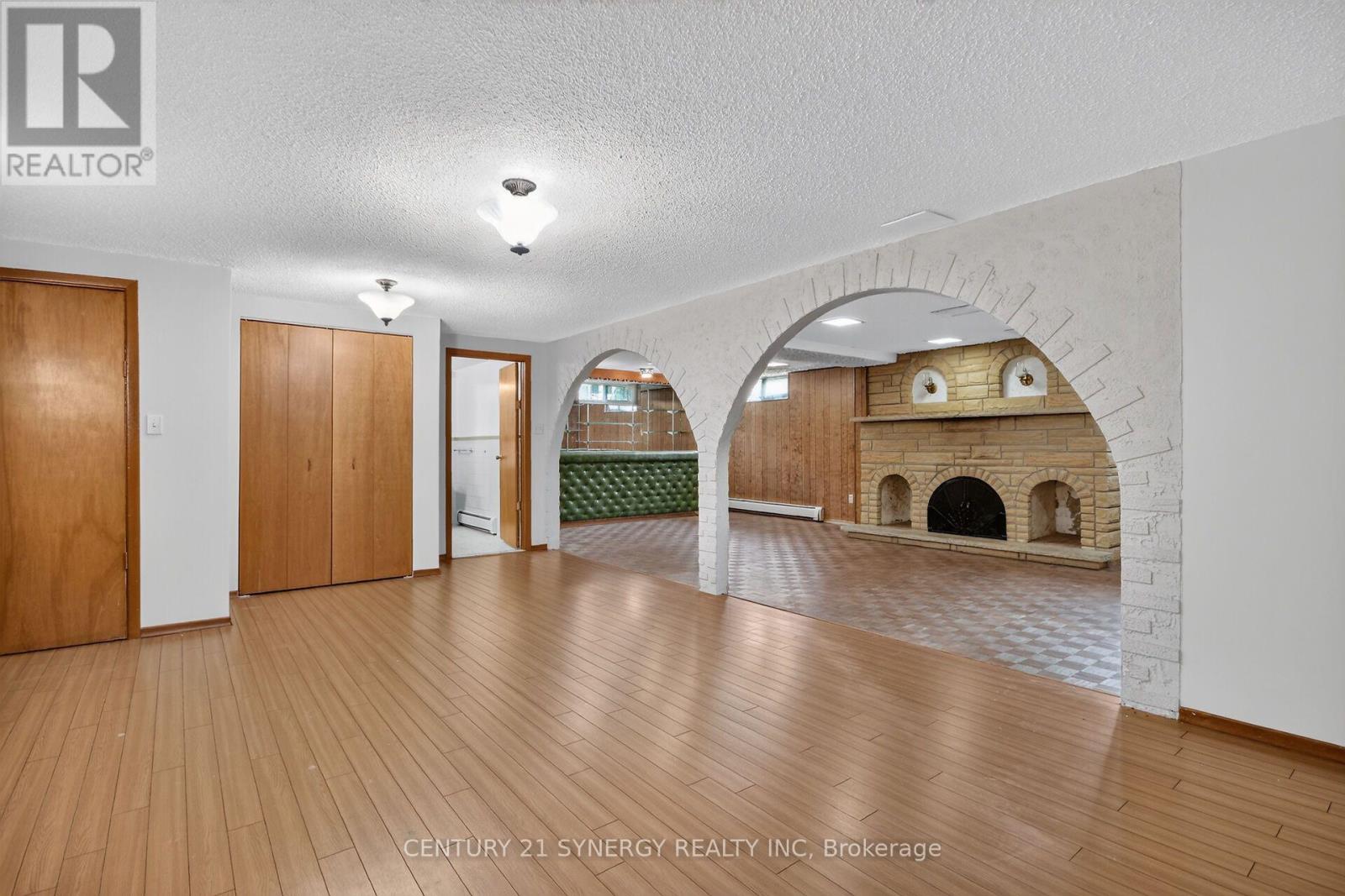 974 GREENBRIAR AVENUE - 26