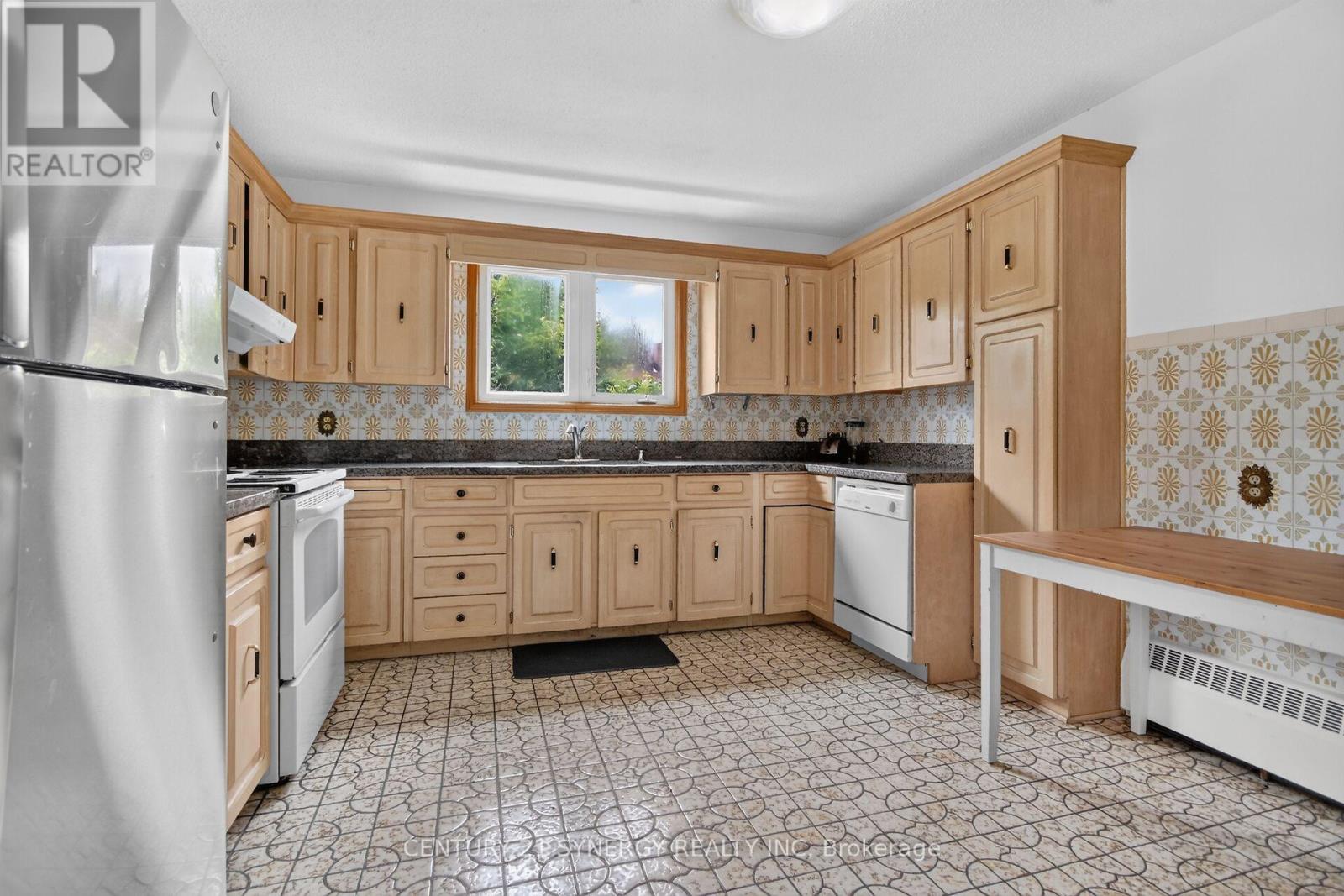 974 GREENBRIAR AVENUE - 9